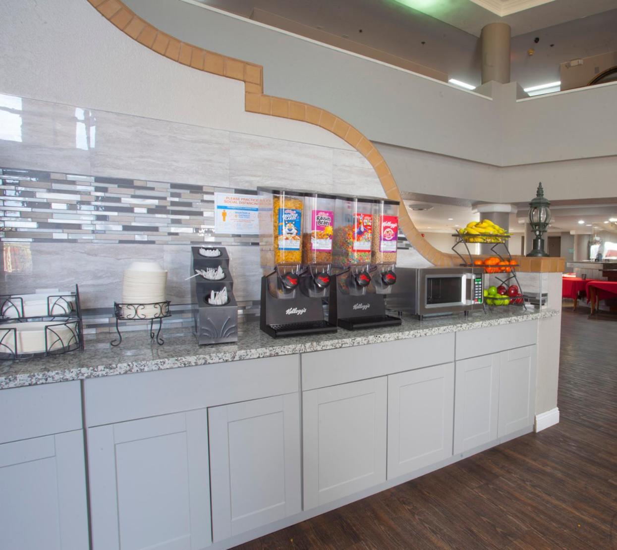 Ramada by Wyndham Barstow