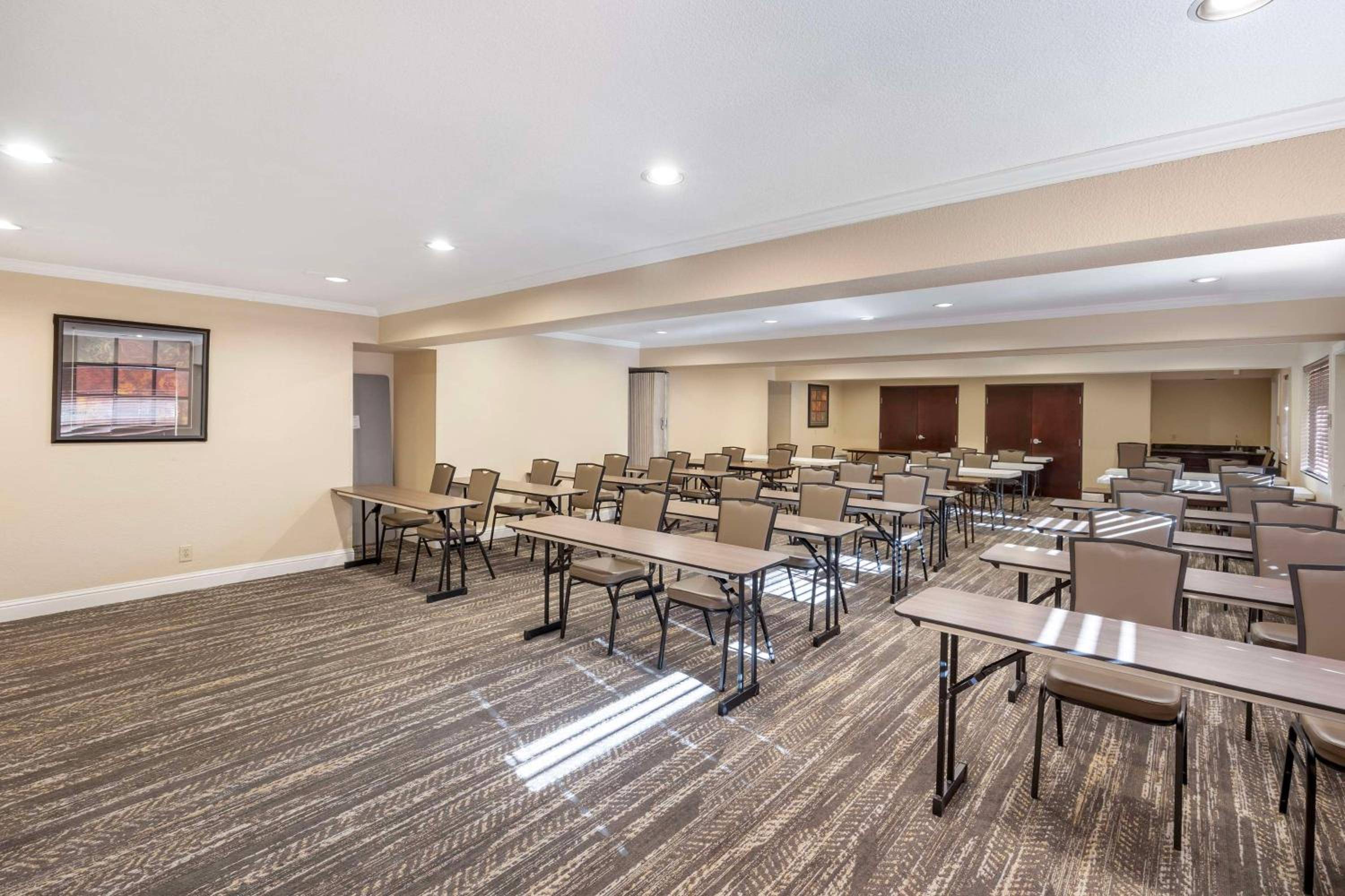 Best Western Plus Orchid Hotel and Suites