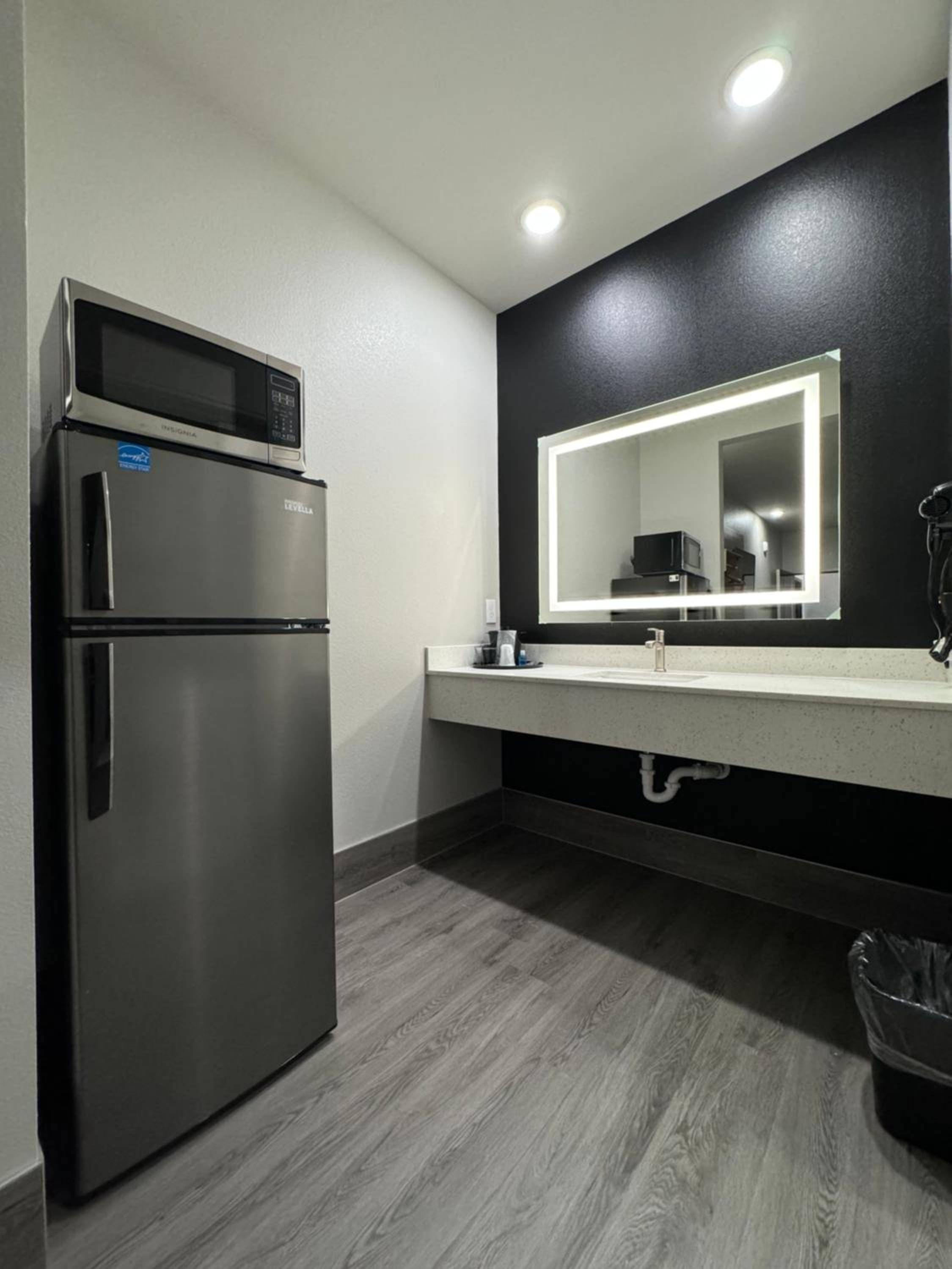 Crystal Inn Gessner - Near Sam Houston Racepark