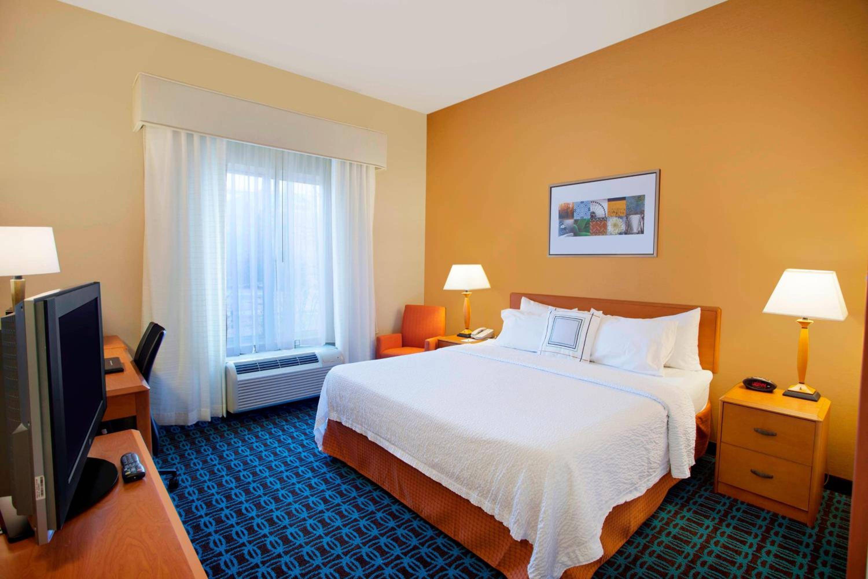Fairfield Inn & Suites by Marriott Detroit Metro Airport Romulus