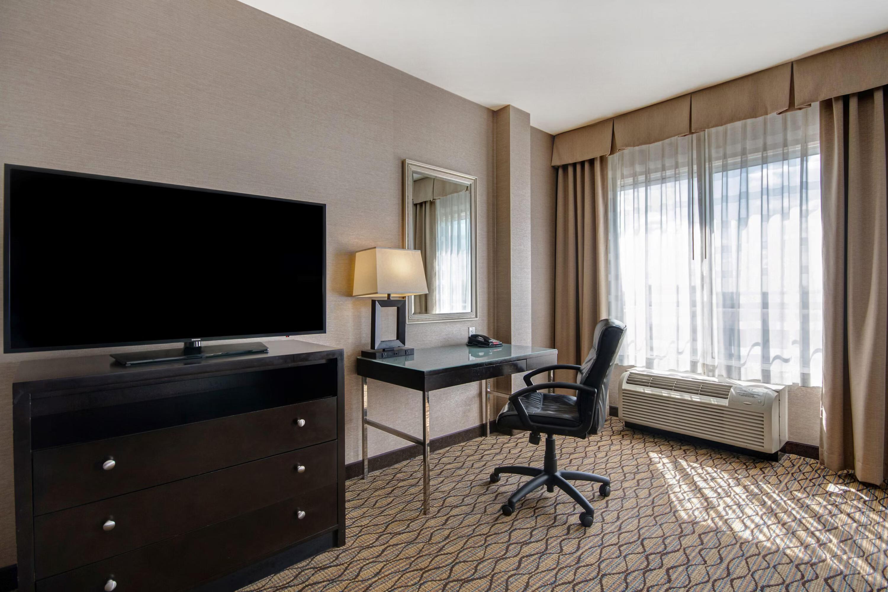 Holiday Inn Detroit Metro Airport by IHG