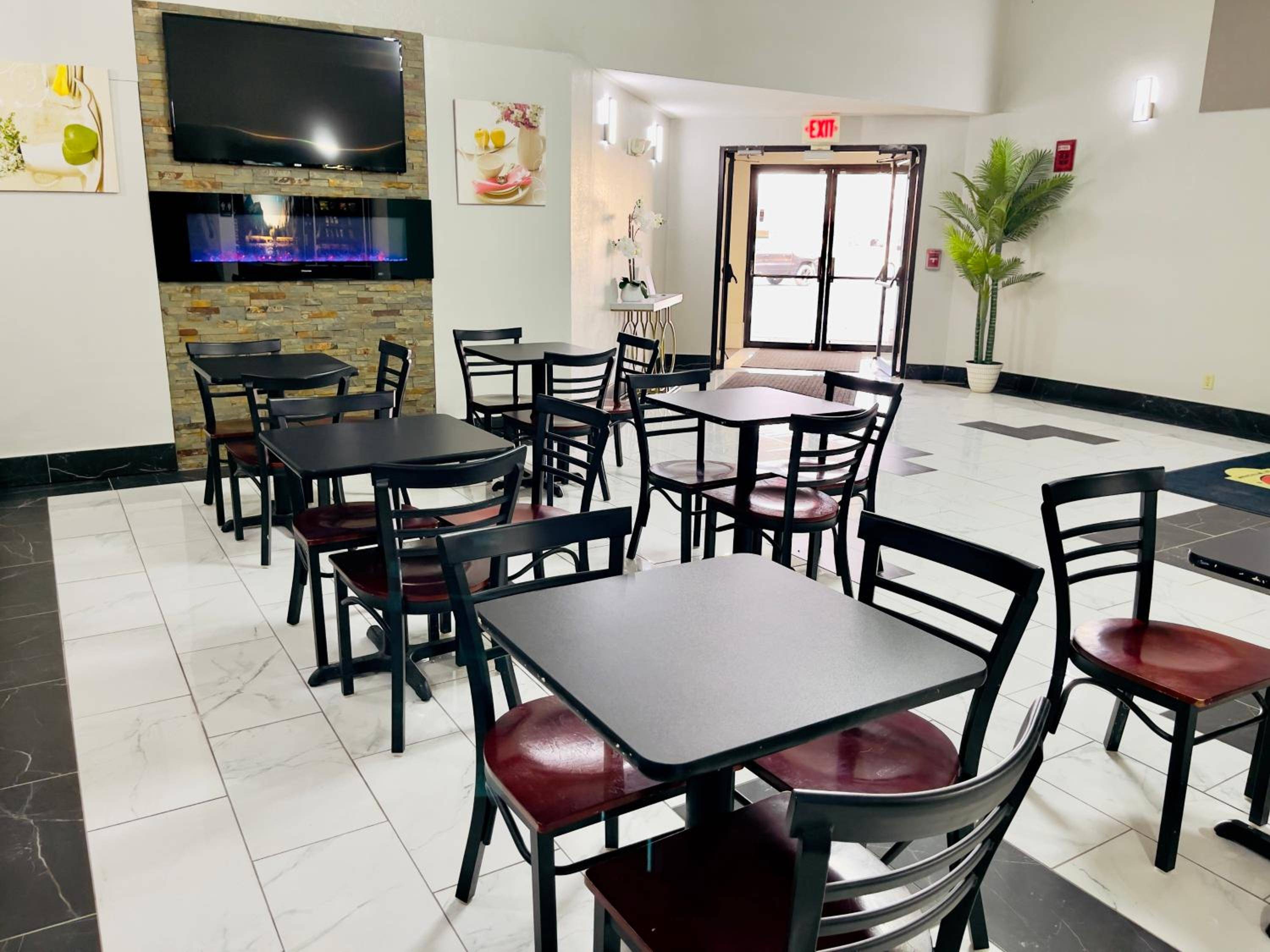 Super 8 by Wyndham Shakopee