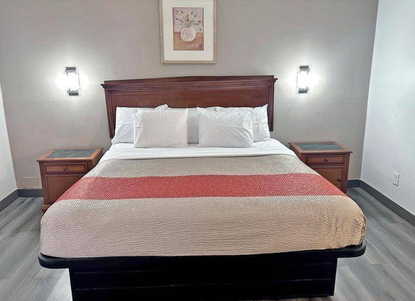 Red Carpet Inn - Stamford