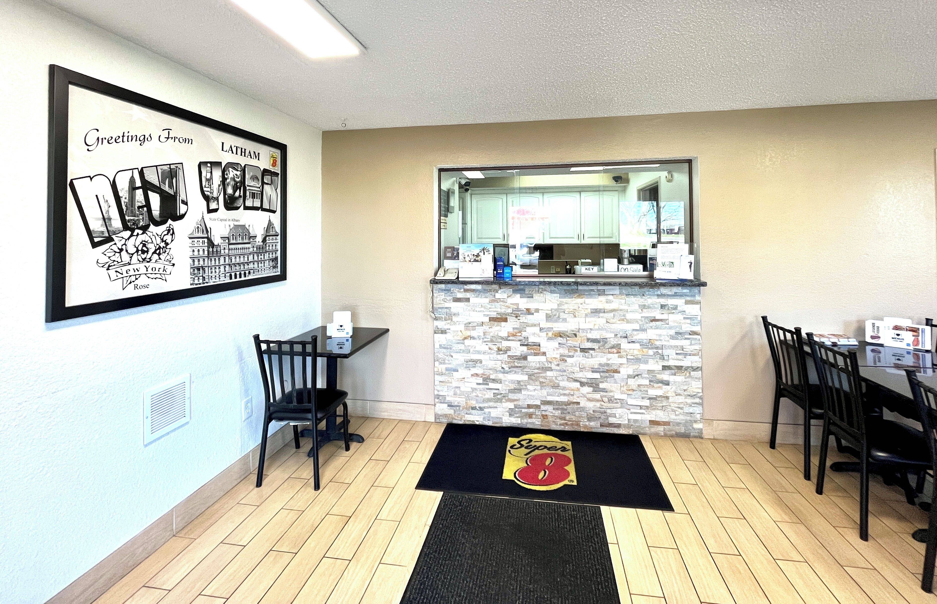 Super 8 by Wyndham Latham/Albany Airport