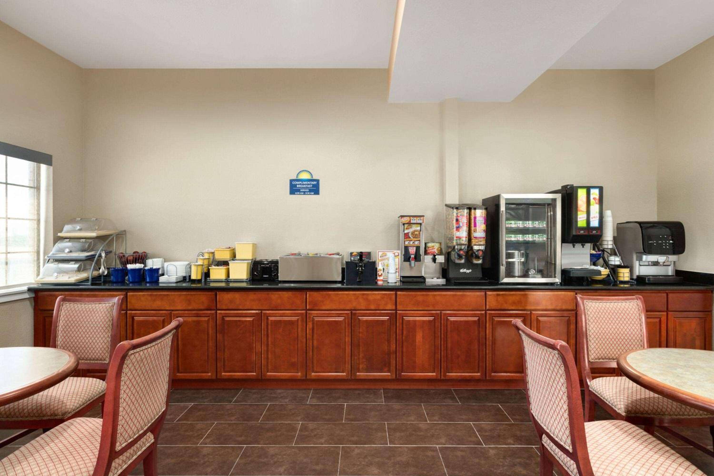 Days Inn by Wyndham San Antonio Near Fiesta Park