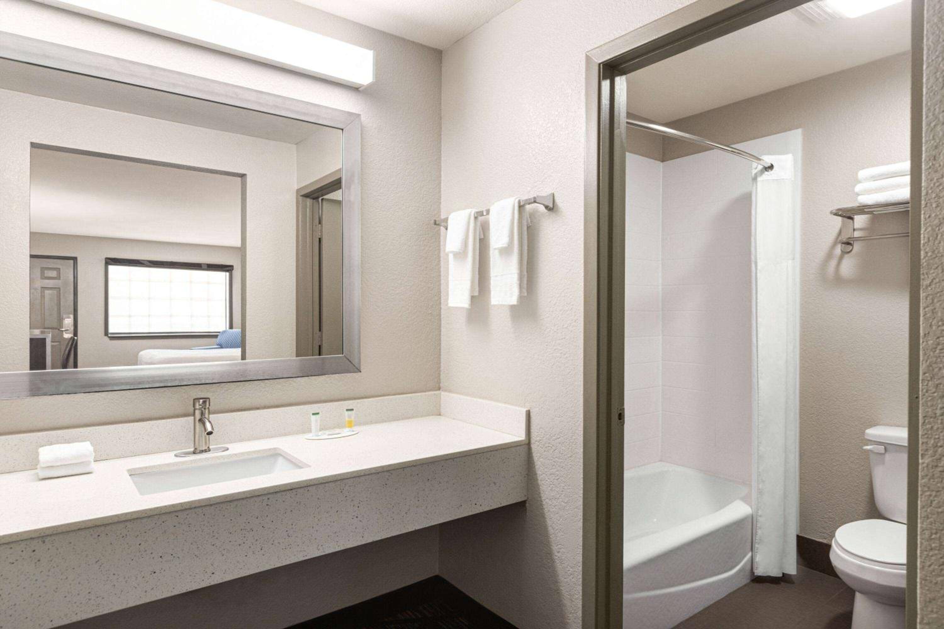 Days Inn by Wyndham San Antonio Near Fiesta Park