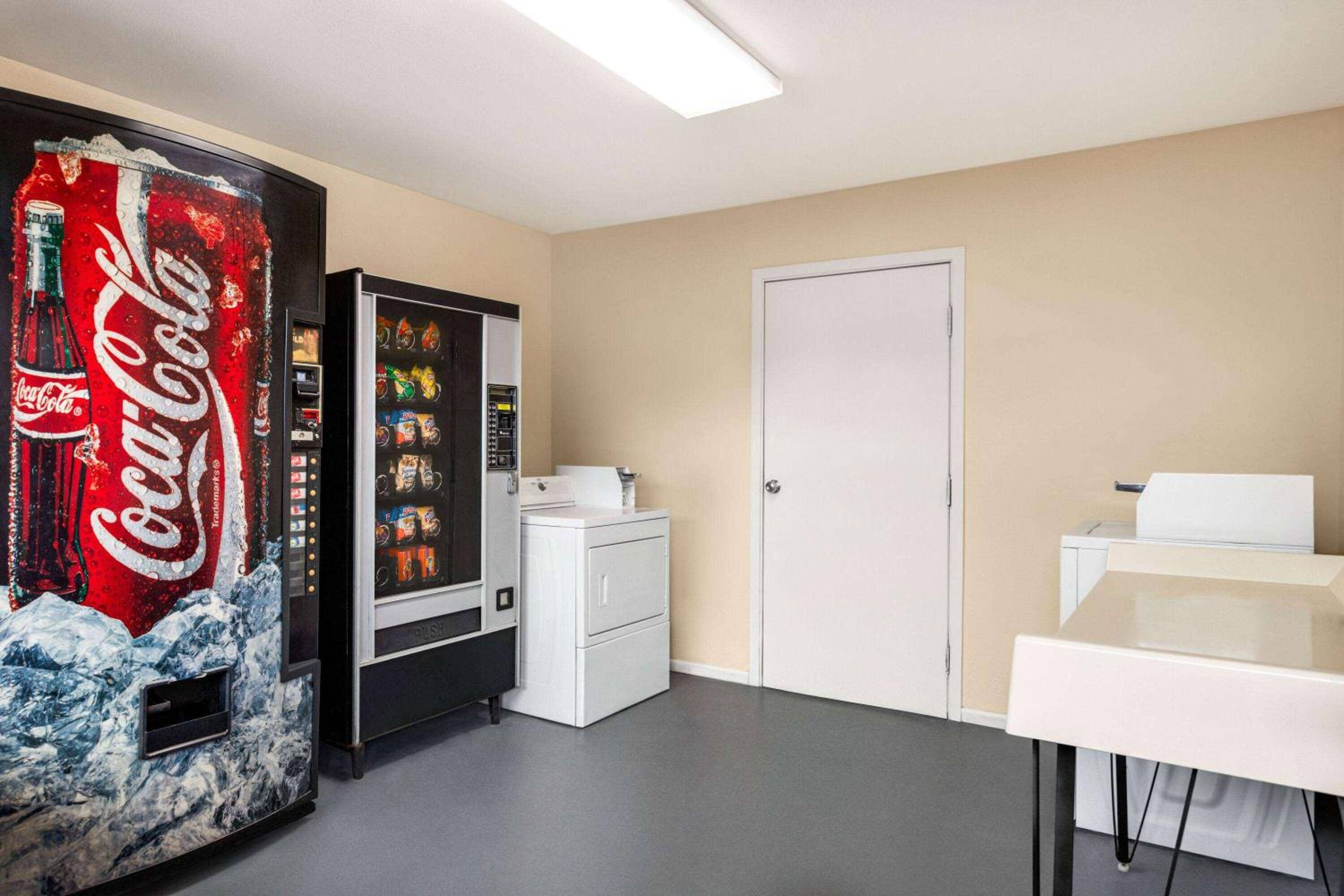 Days Inn by Wyndham San Antonio Near Fiesta Park