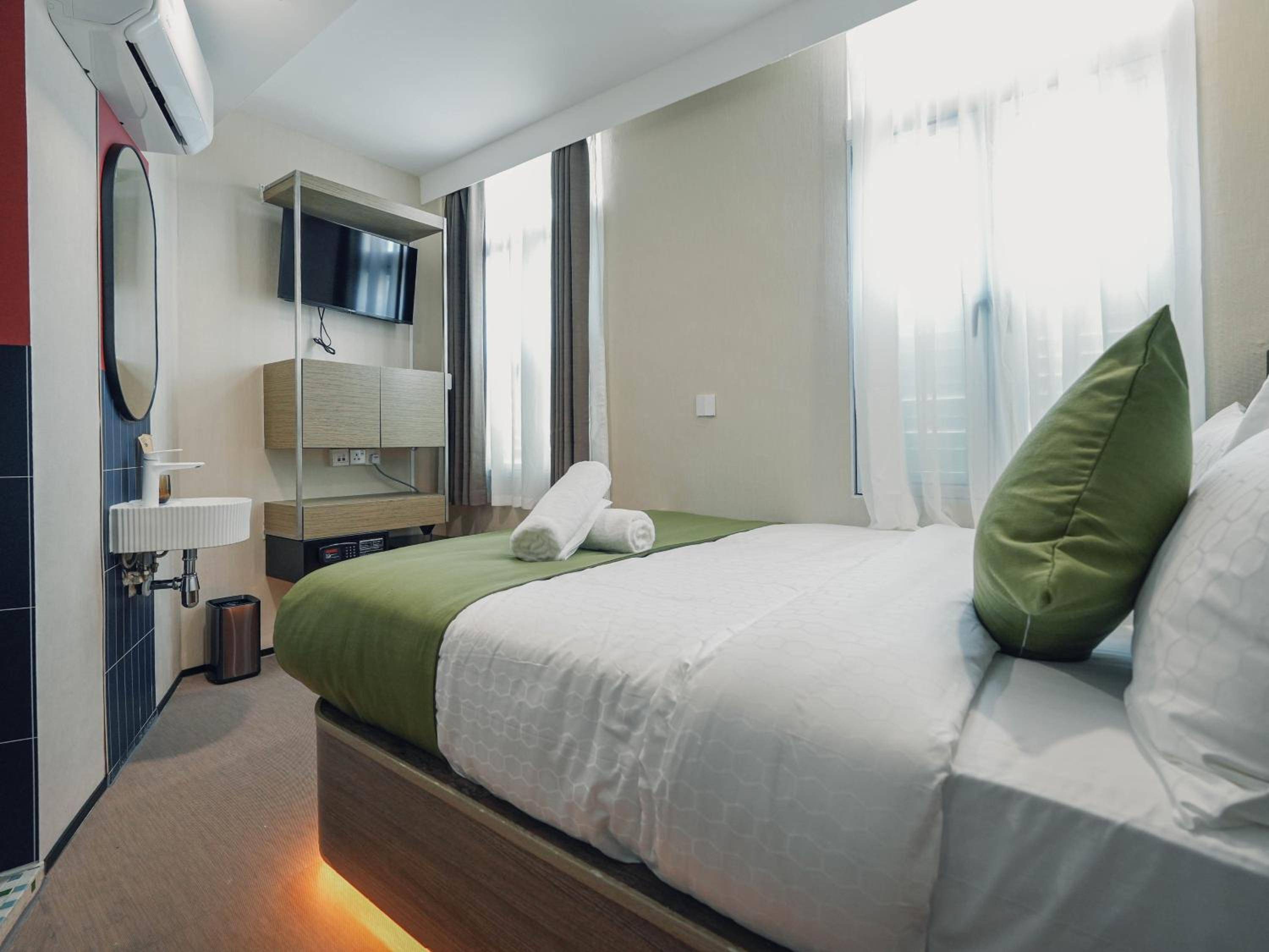 A Hotel Chinatown, Newly Renovated