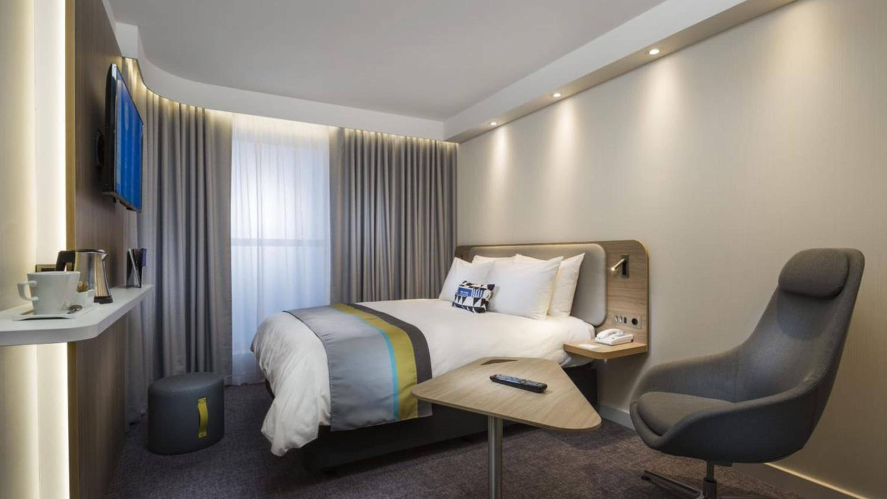 Holiday Inn Express Brussels - Airport by IHG