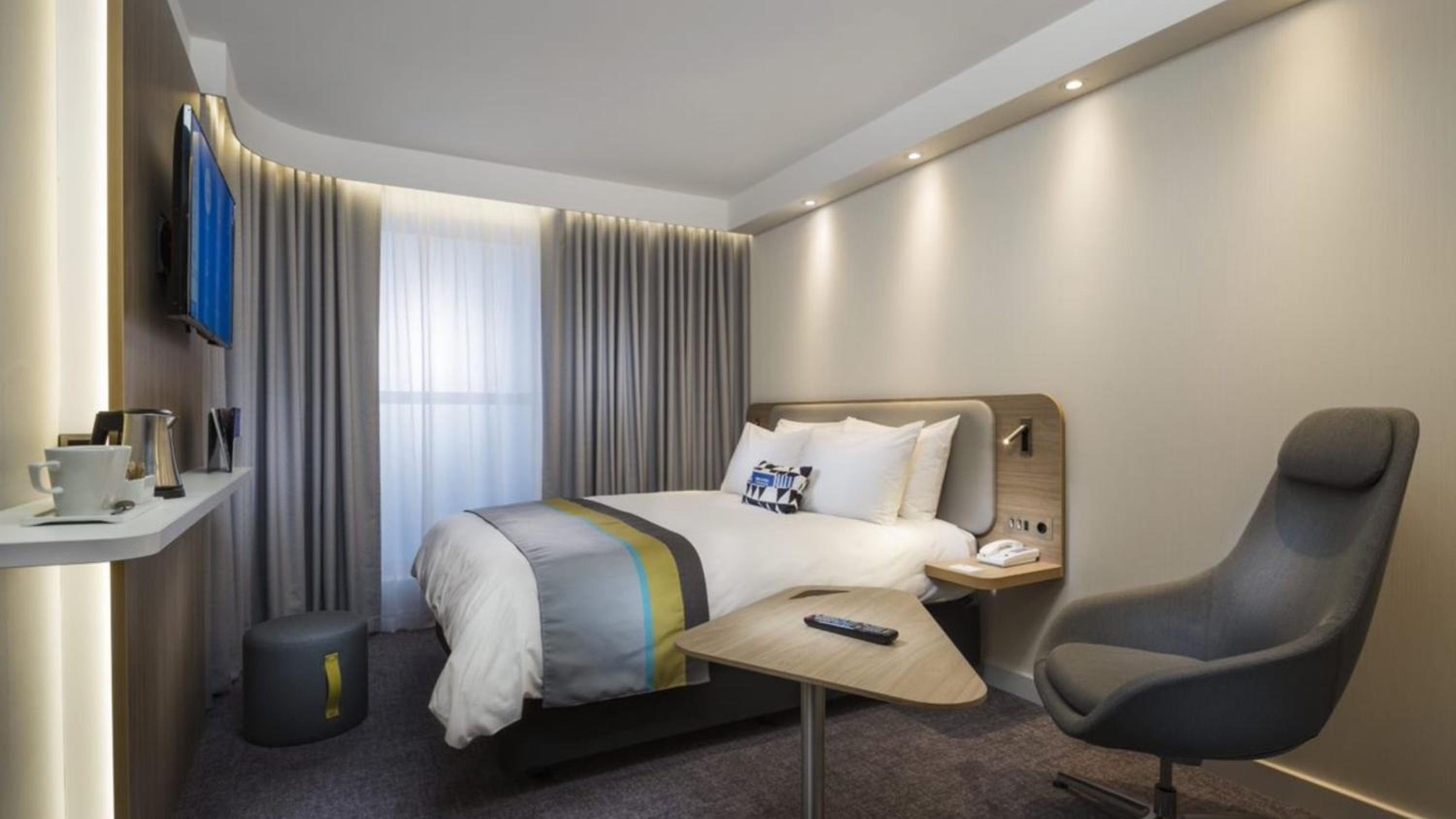 Holiday Inn Express Brussels - Airport by IHG