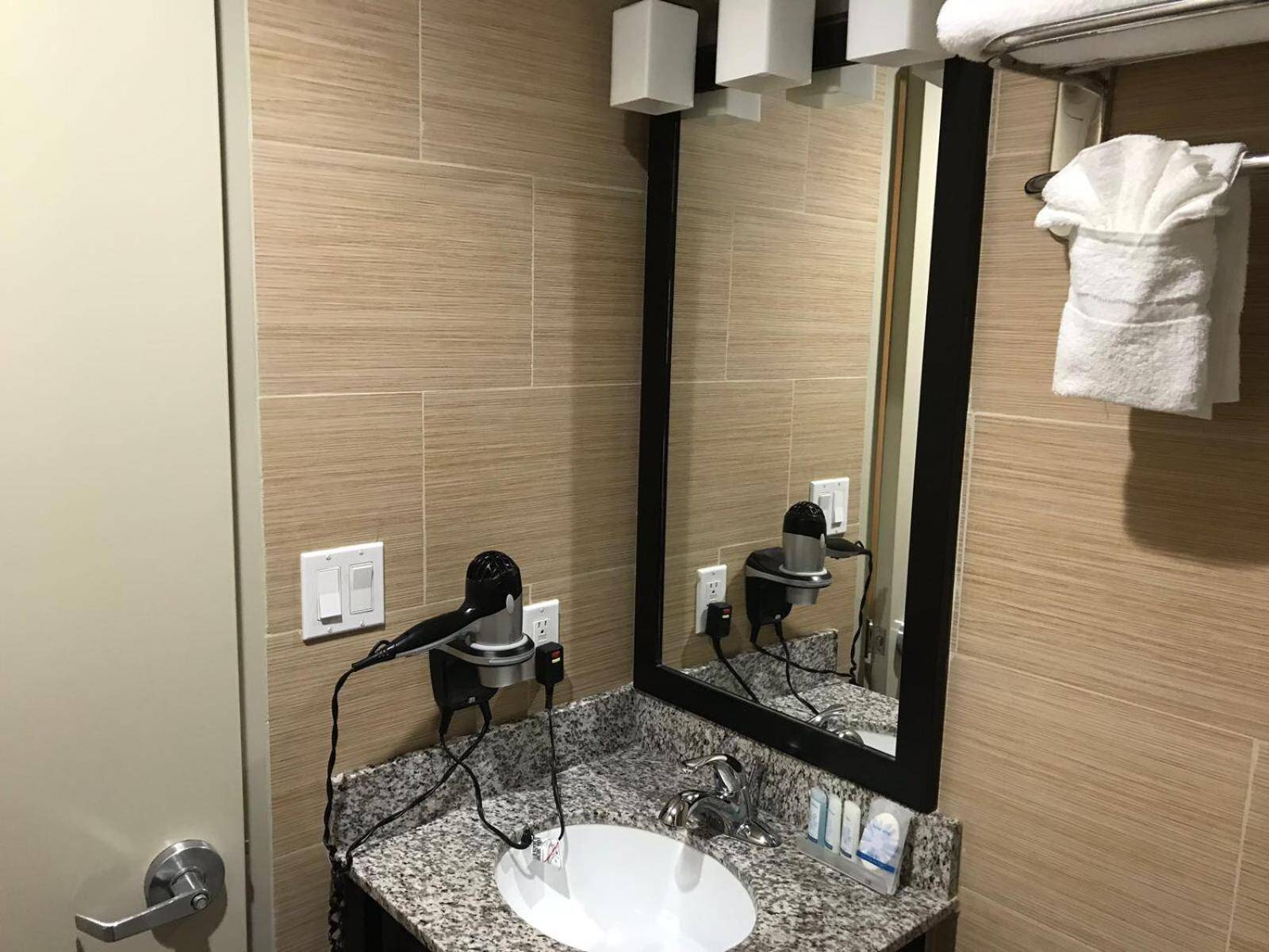 Days Inn by Wyndham Brooklyn Borough Park