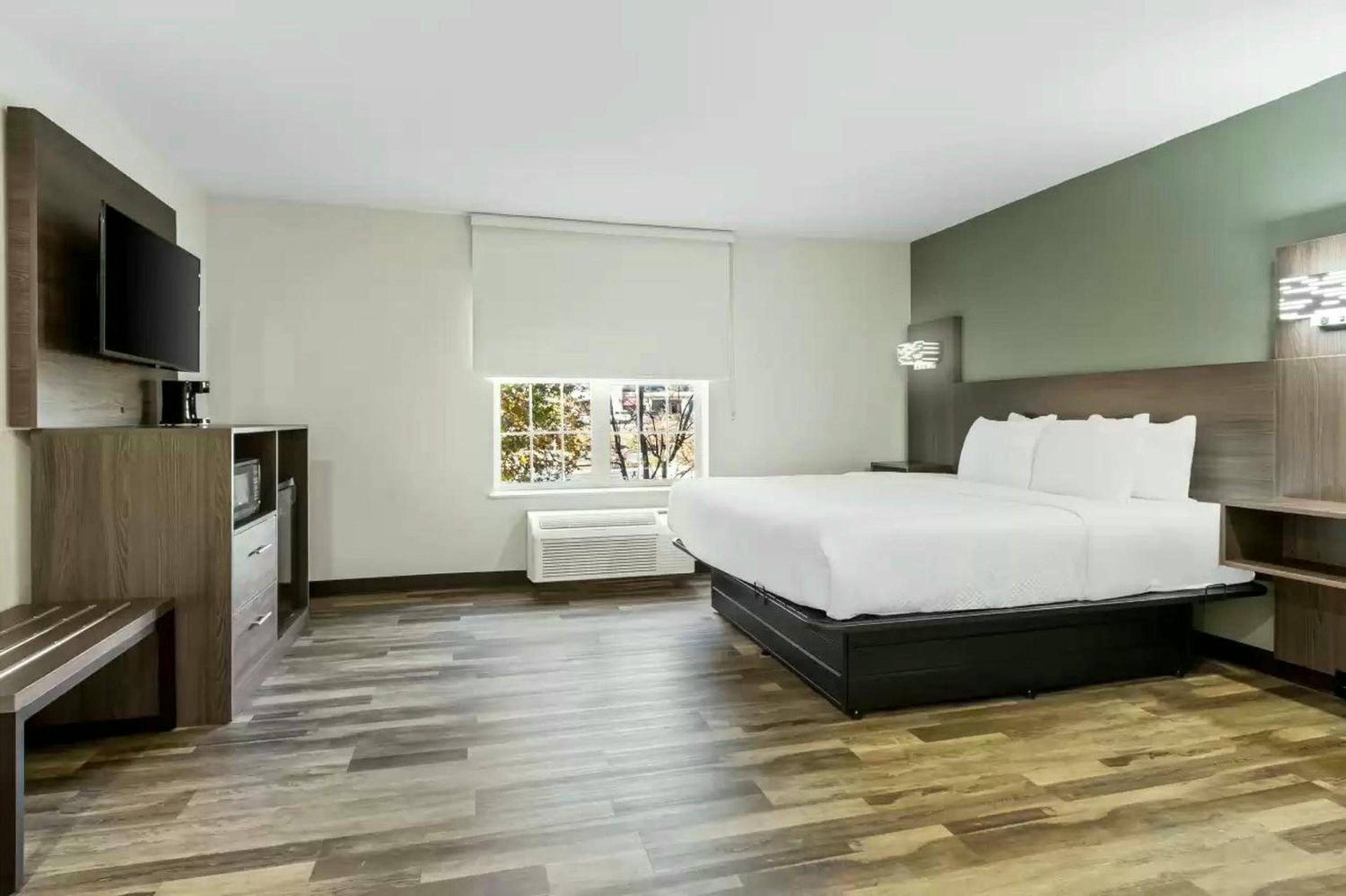 Quality Inn & Suites Columbia Harbison