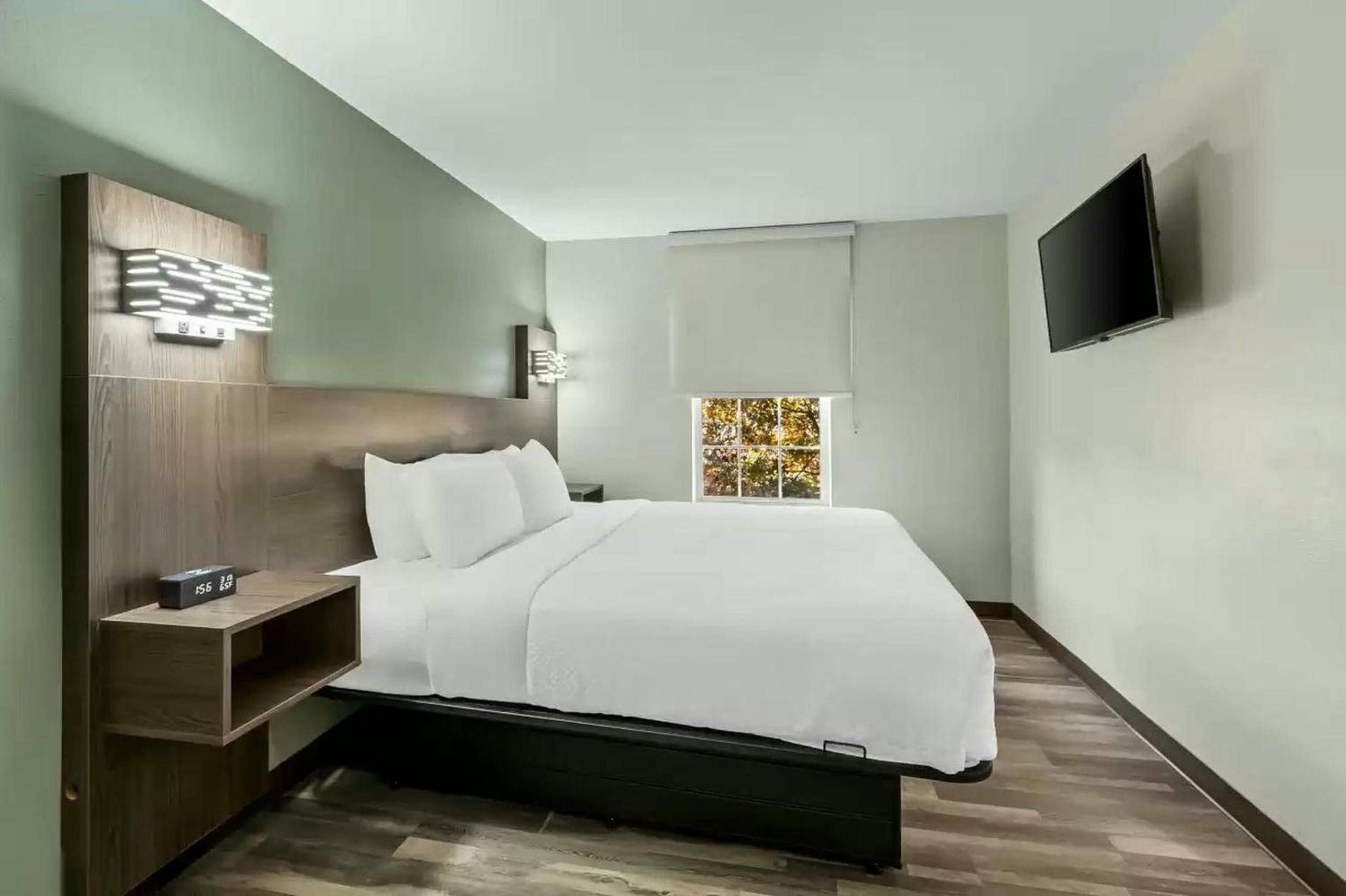 Quality Inn & Suites Columbia Harbison