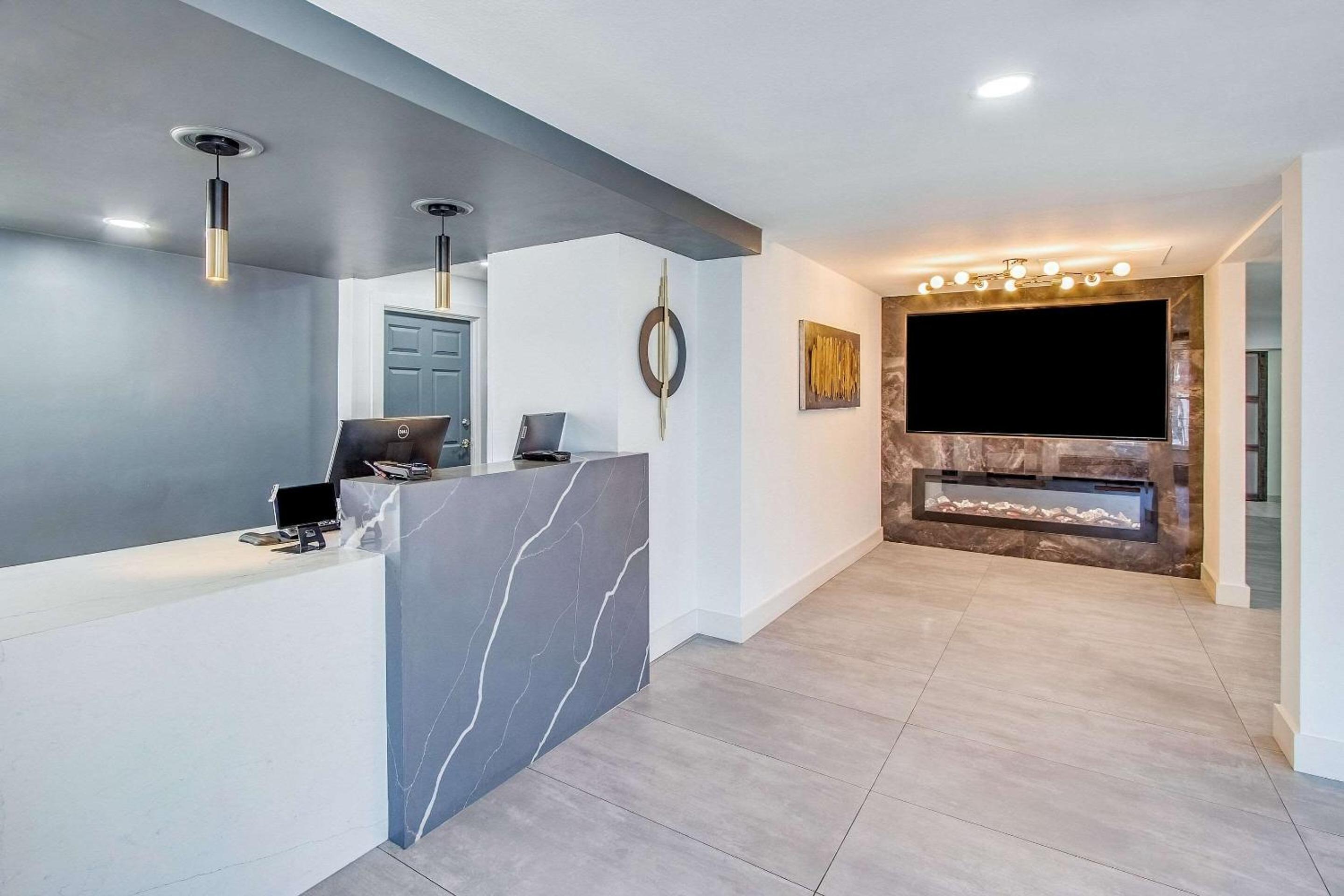 Quality Inn & Suites Columbia Harbison