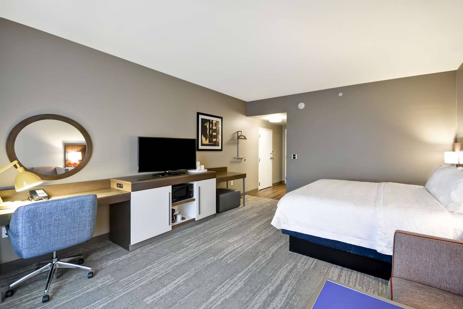 Hampton Inn Livonia Detroit