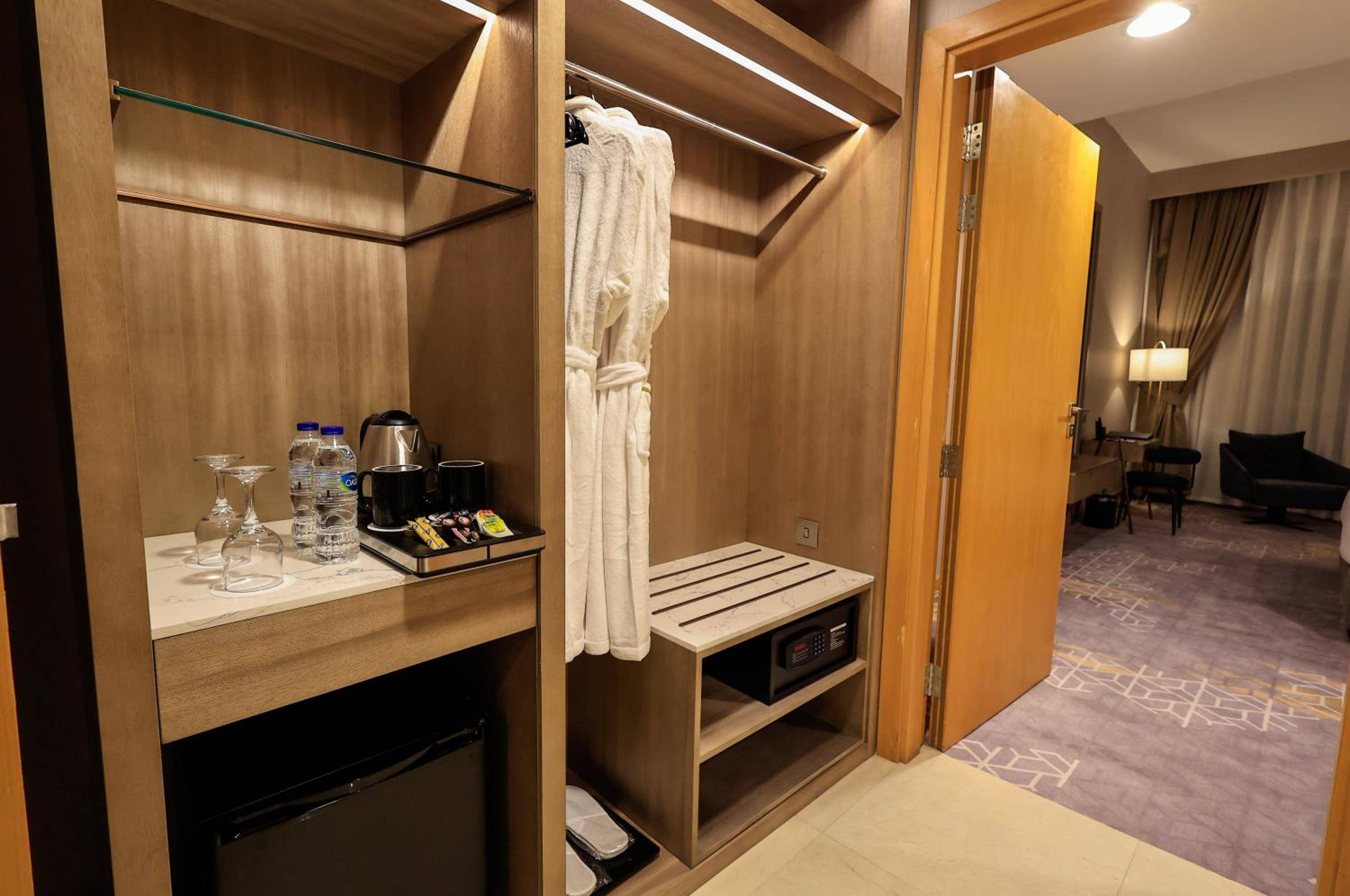 Best Western PREMIER M FOUR HOTEL