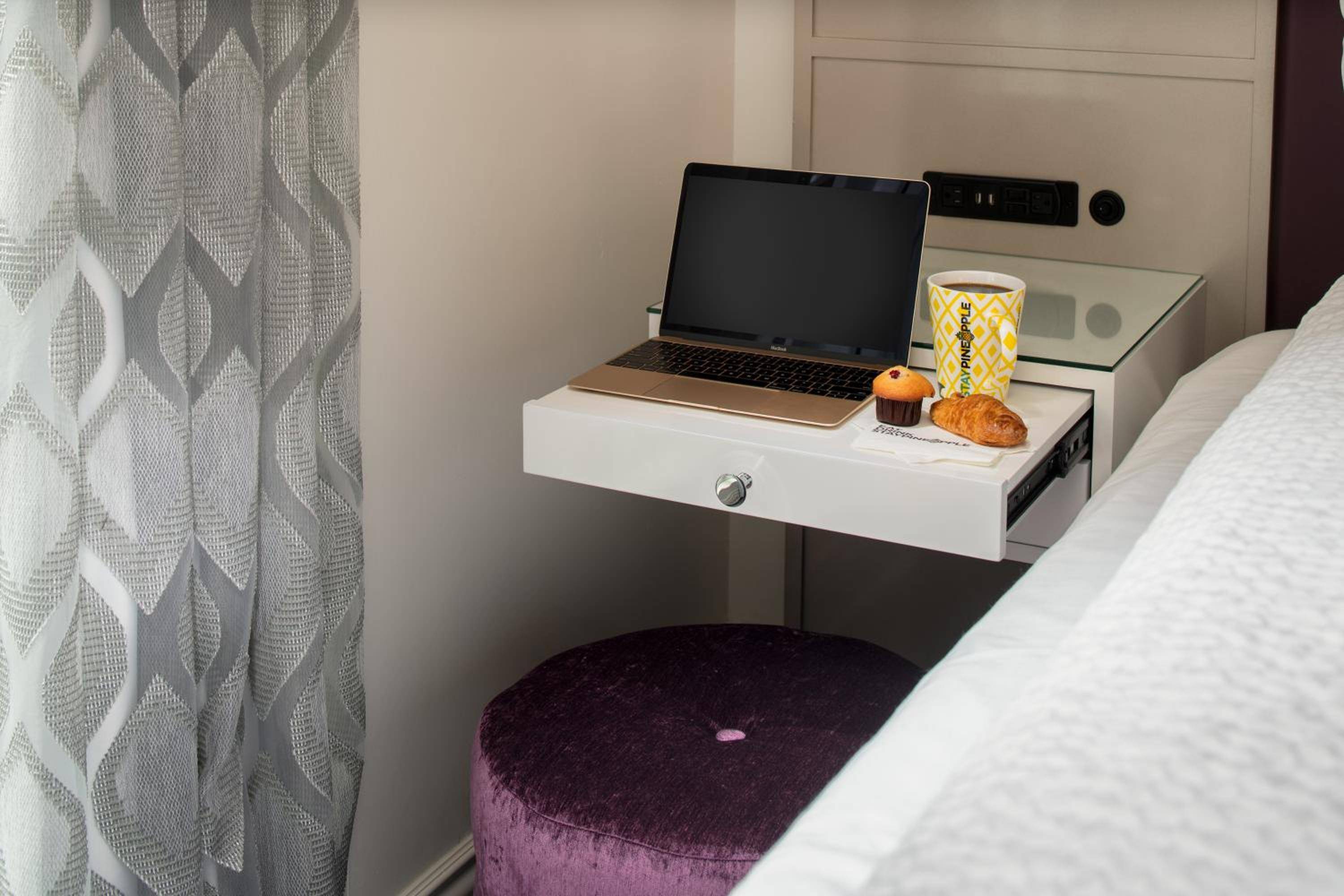 Staypineapple, An Artful Hotel, Midtown New York