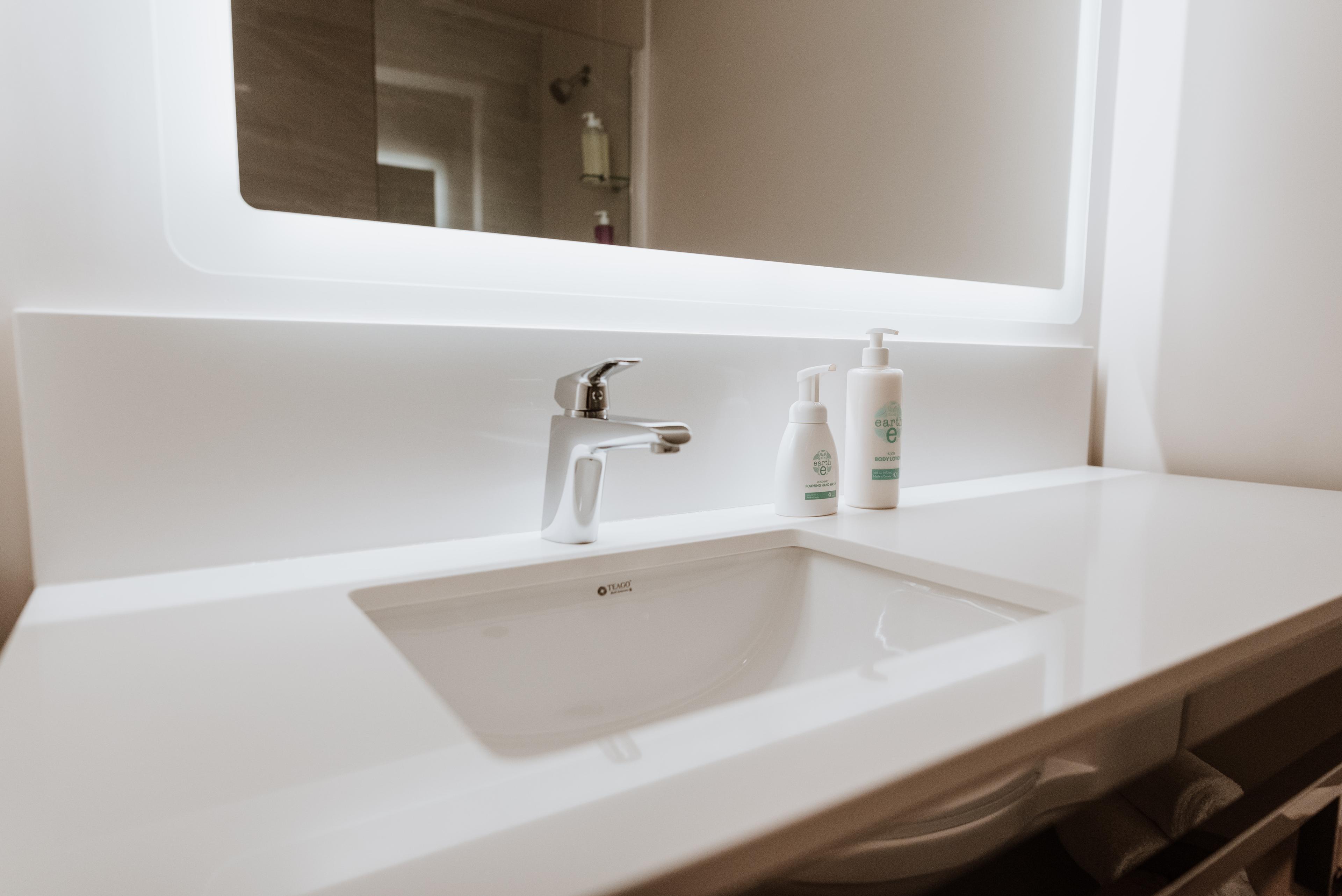 Coast Nisku Inn & Conference Centre