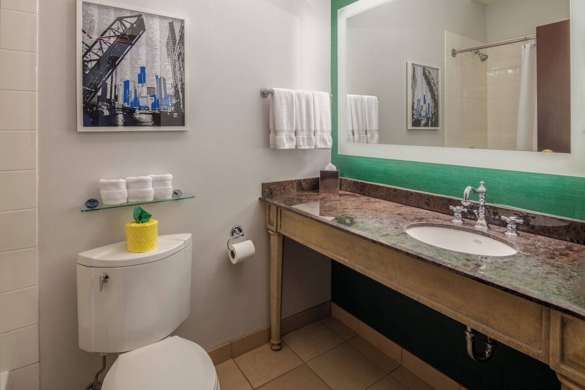 Staypineapple Chicago, An Iconic Hotel, The Loop