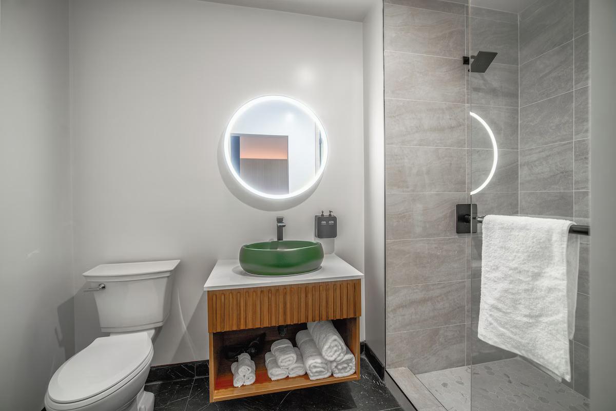 LYFE INN & SUITES by AGA- North Hollywood Universal Studios