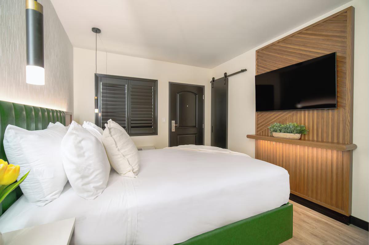 LYFE INN & SUITES by AGA- North Hollywood Universal Studios