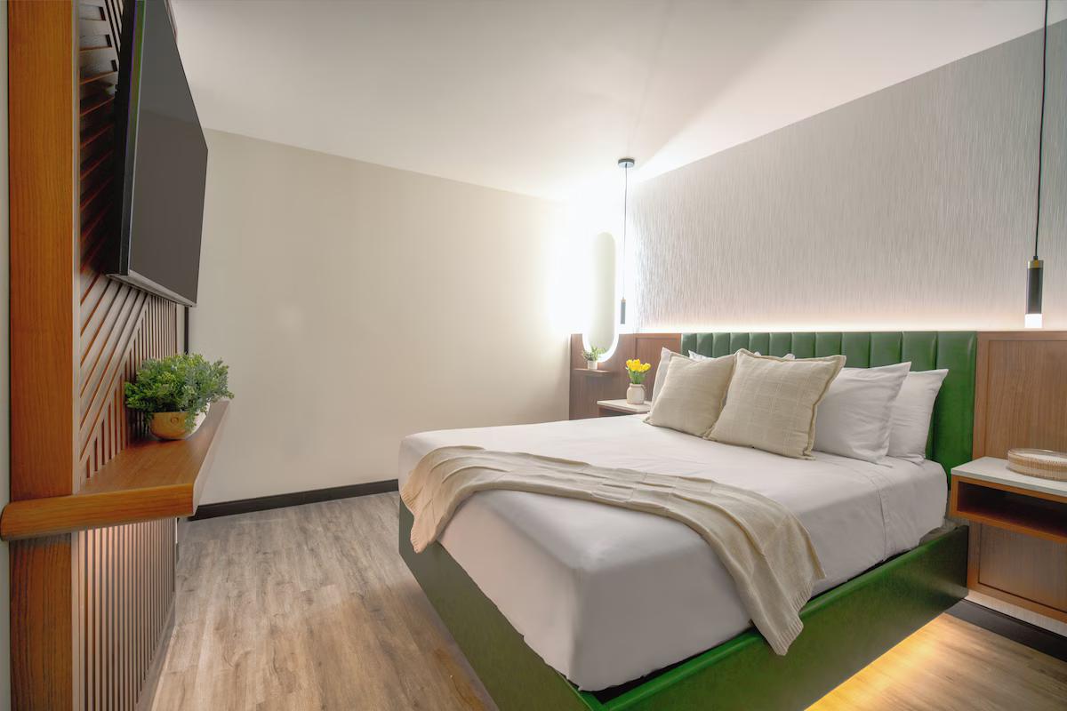 LYFE INN & SUITES by AGA- North Hollywood Universal Studios