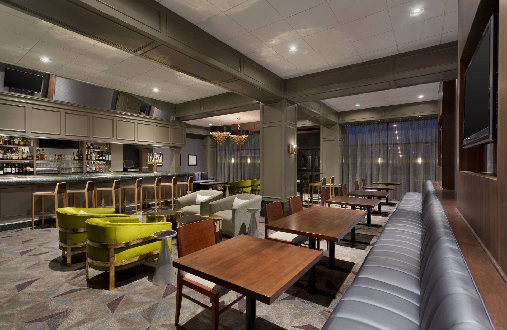 Hilton Suites Chicago/Oakbrook Terrace