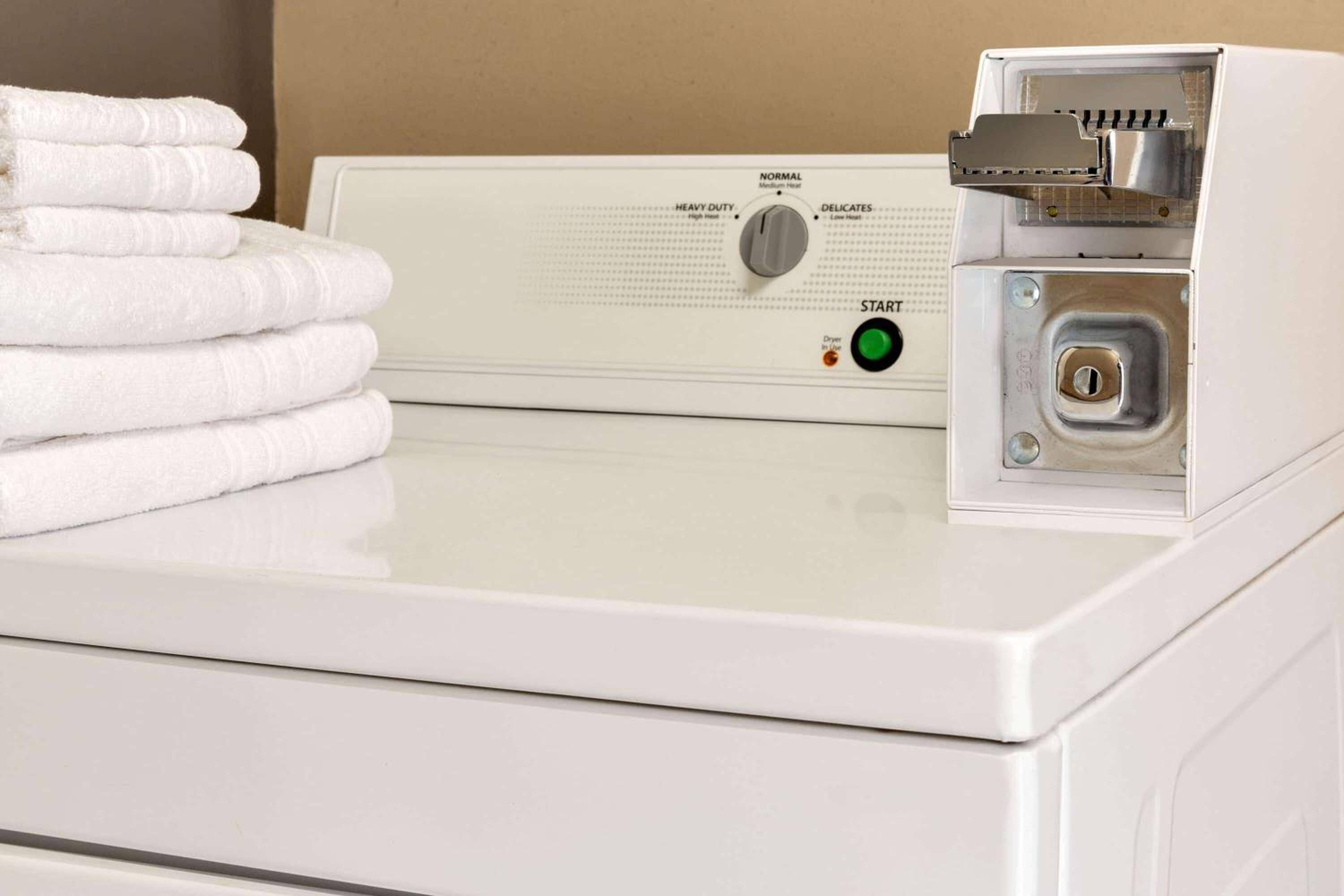 Super 8 by Wyndham Universal City