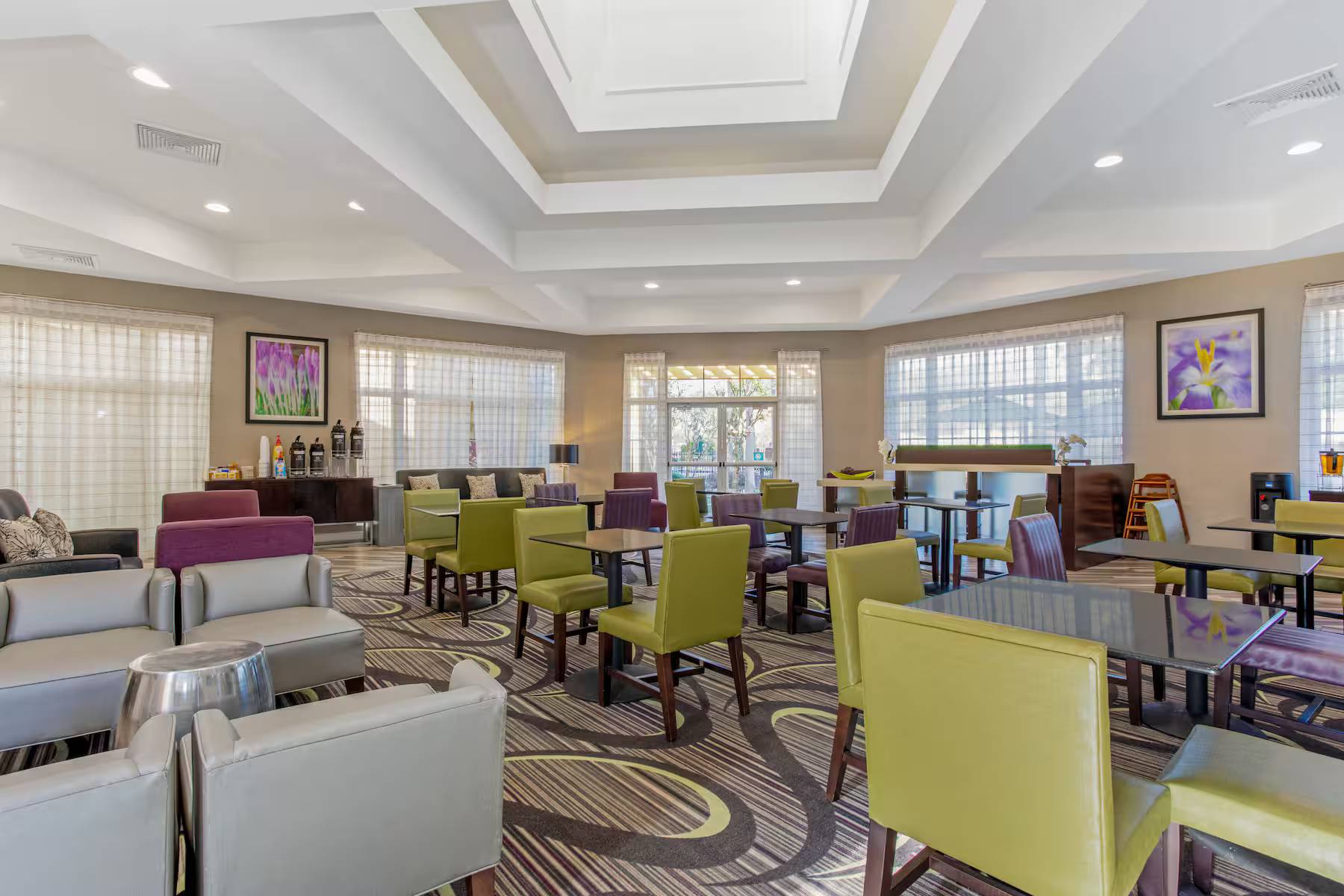 La Quinta Inn & Suites by Wyndham Orlando Airport North