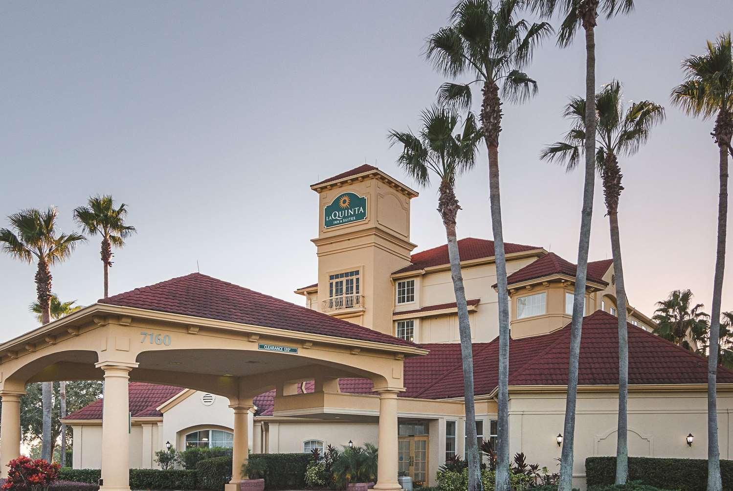 La Quinta Inn & Suites by Wyndham Orlando Airport North