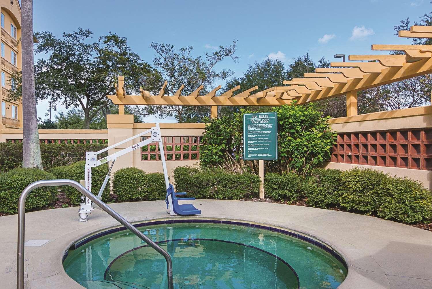 La Quinta Inn & Suites by Wyndham Orlando Airport North