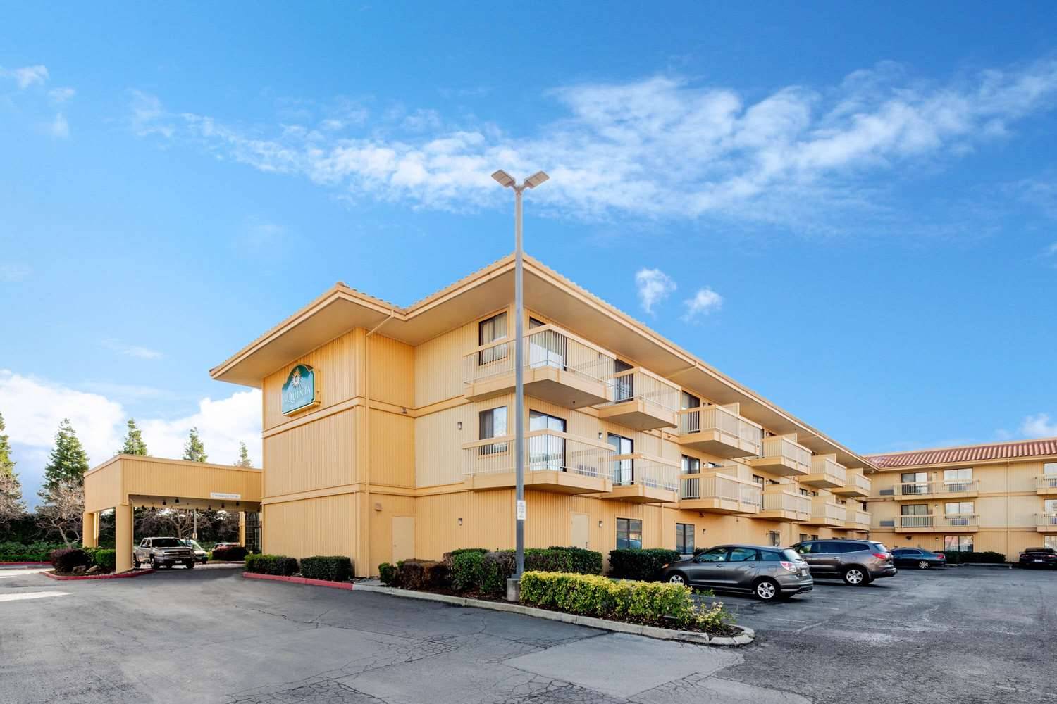 La Quinta Inn & Suites by Wyndham Oakland - Hayward