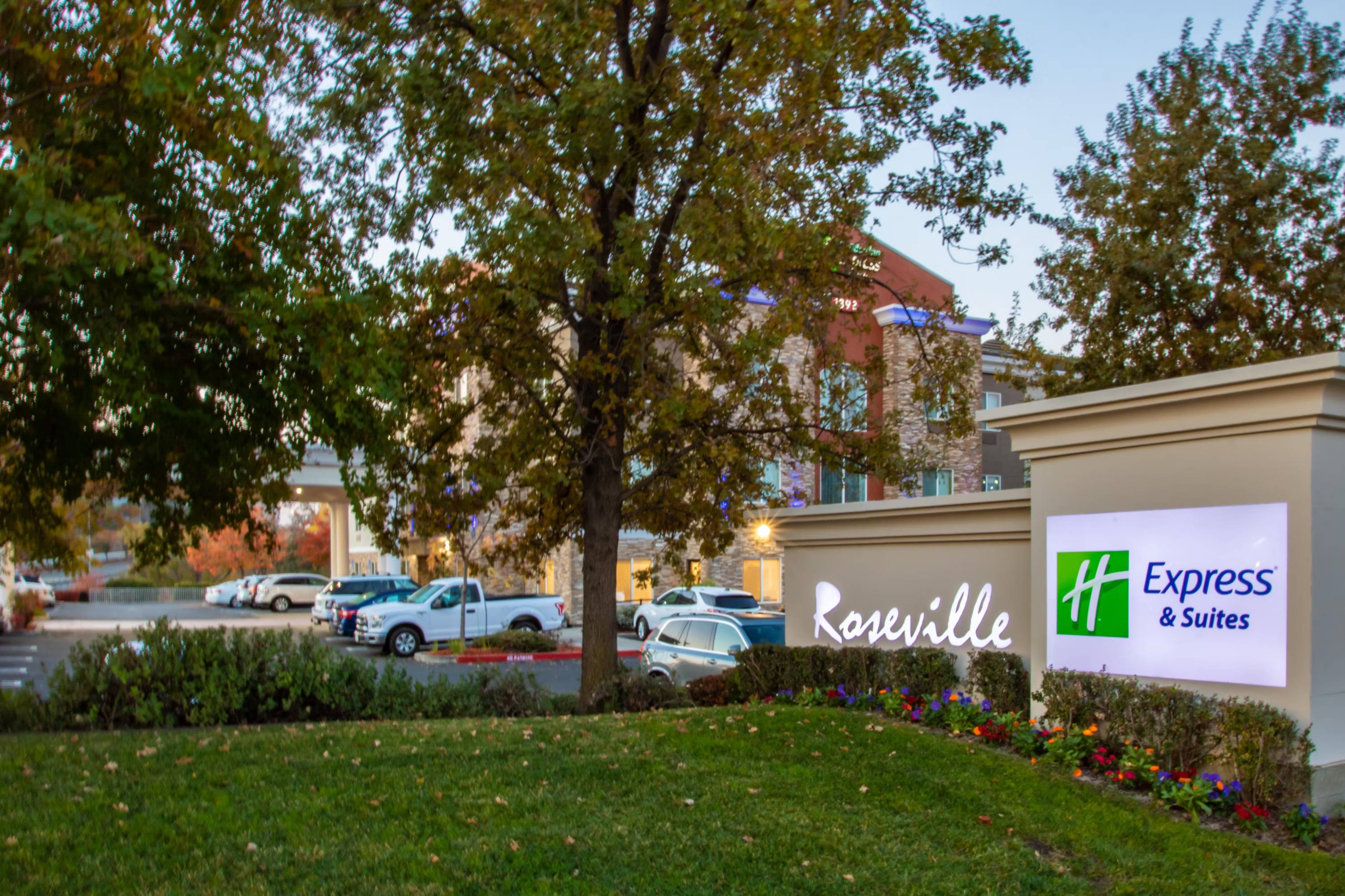 Holiday Inn Express Hotel & Suites Roseville - Galleria Area by IHG