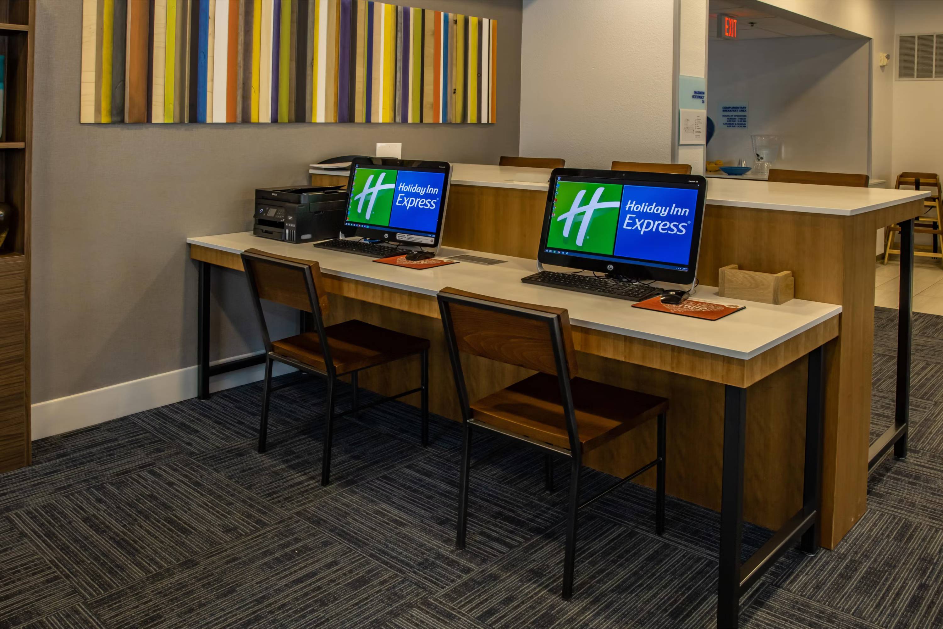 Holiday Inn Express Hotel & Suites Roseville - Galleria Area by IHG