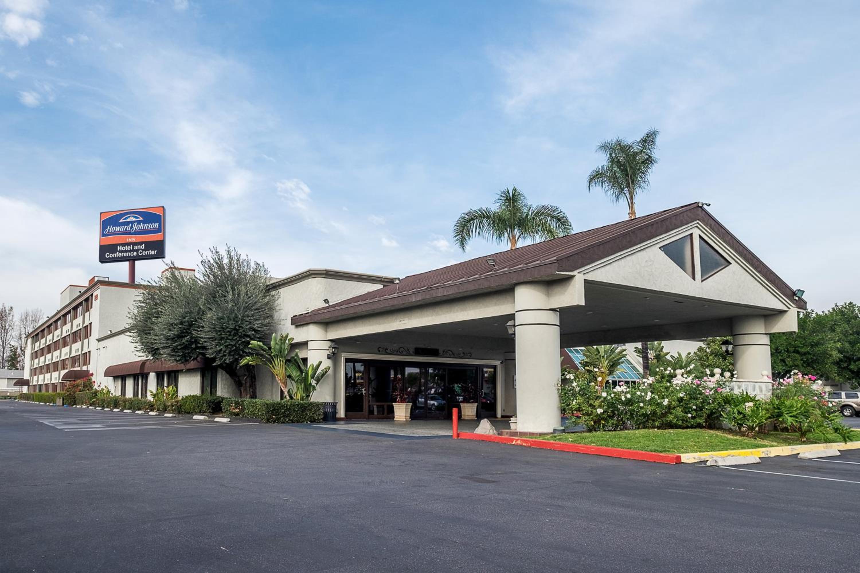 Howard Johnson by Wyndham Fullerton/Anaheim