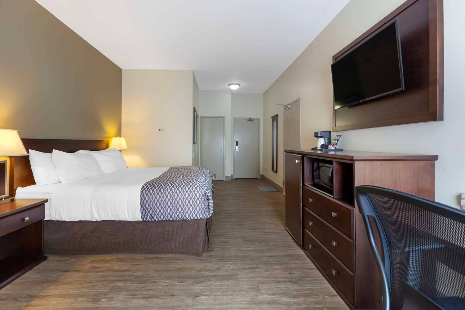 Best Western High Road Inn