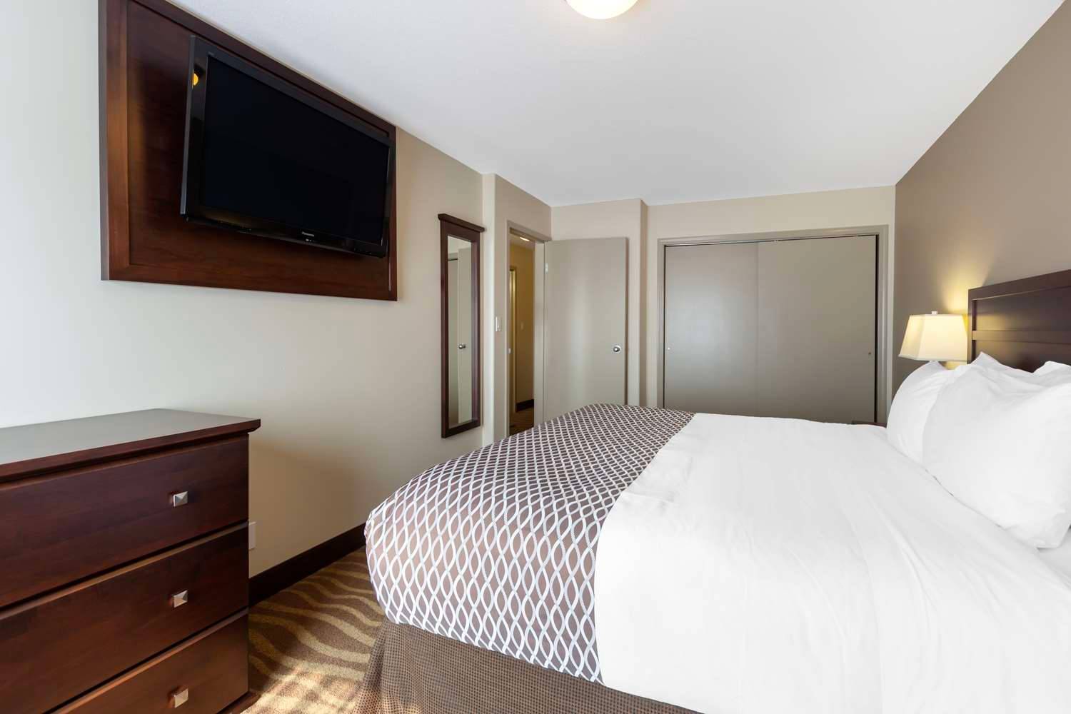 Best Western High Road Inn