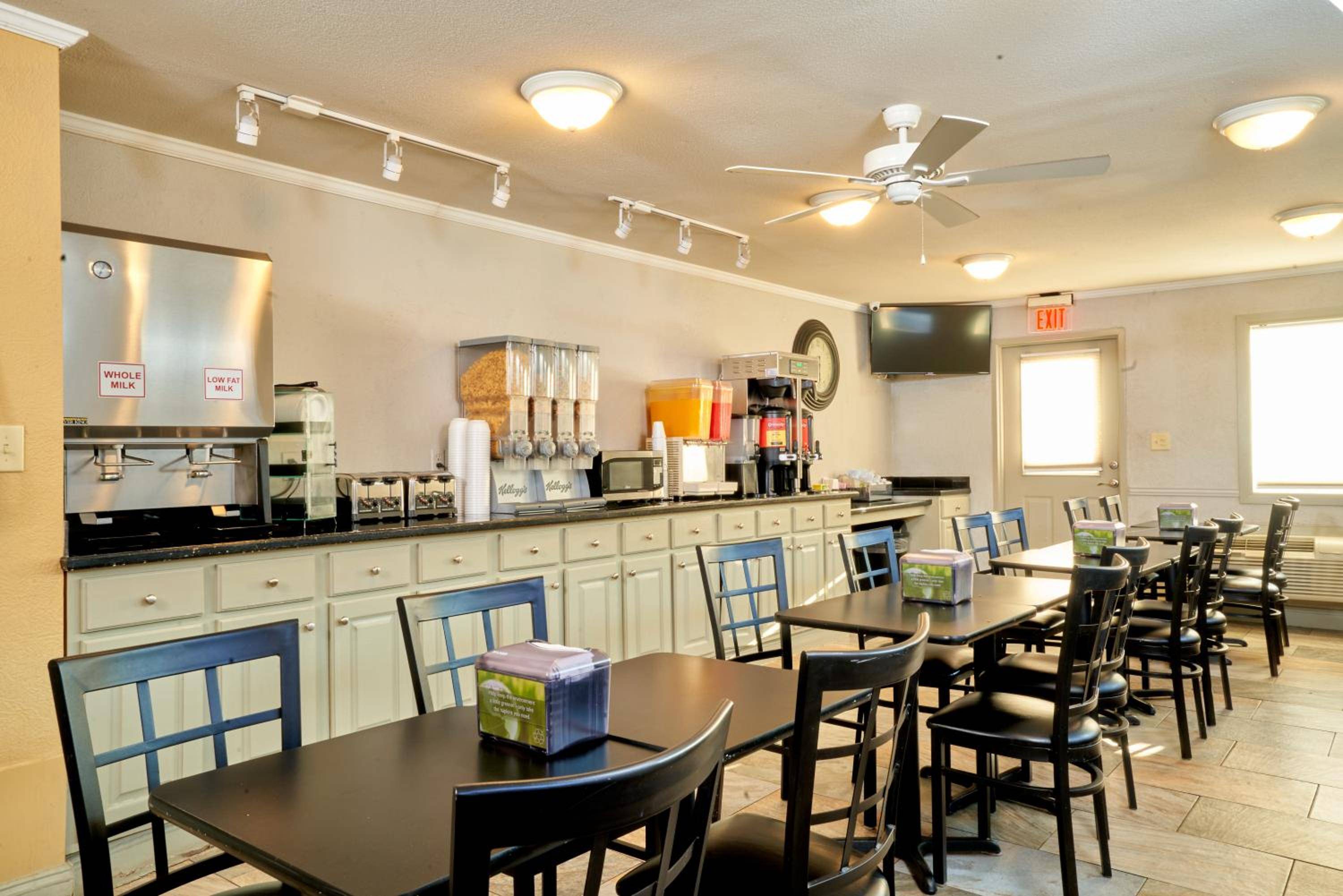 Family Garden Inn & Suites