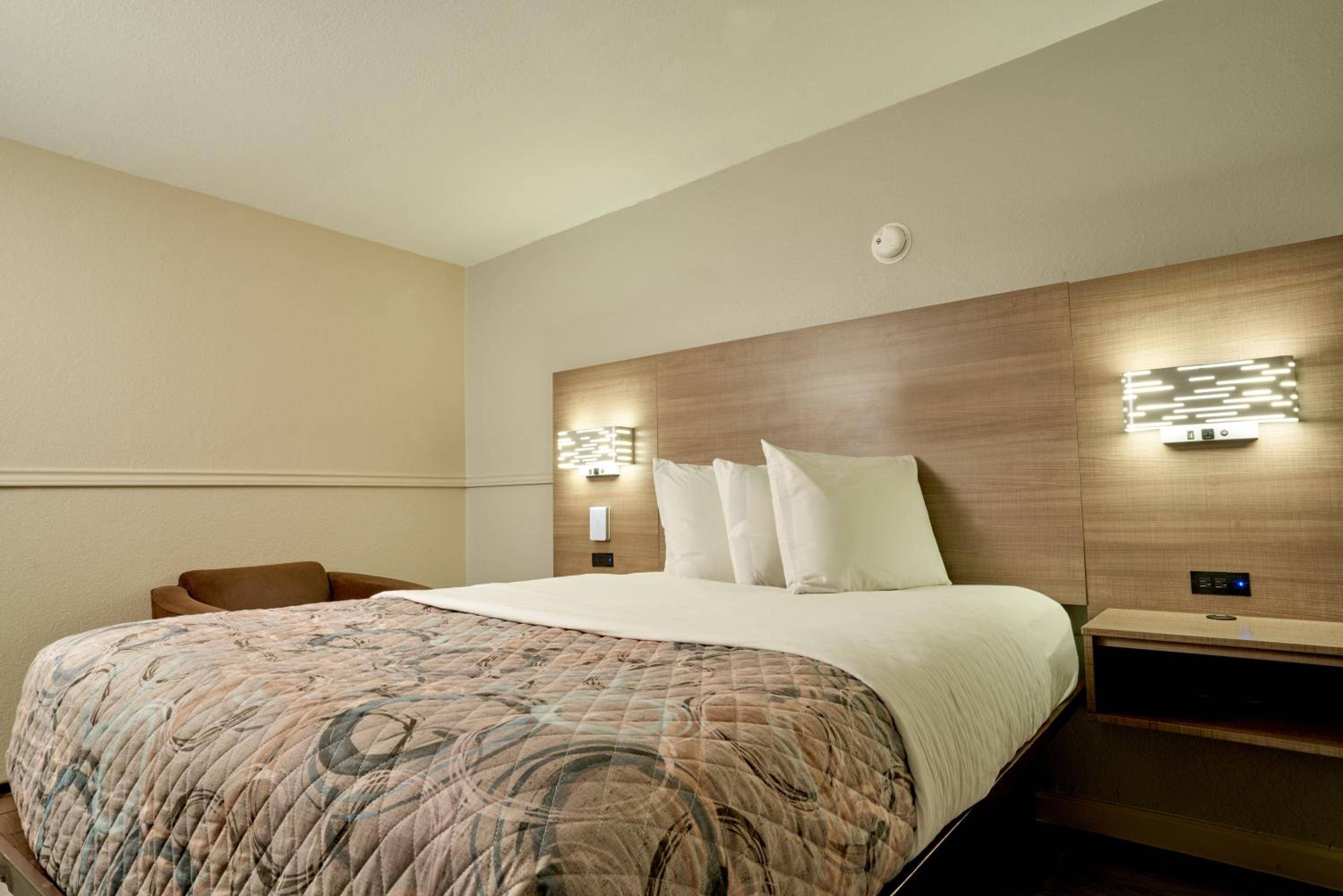 Family Garden Inn & Suites