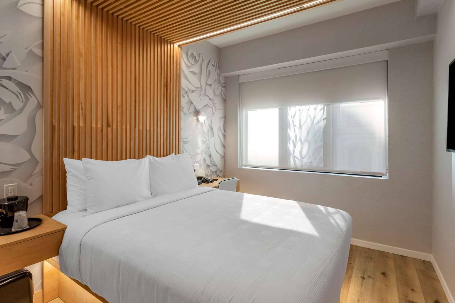 Best Western PLUS SOHO HOTEL