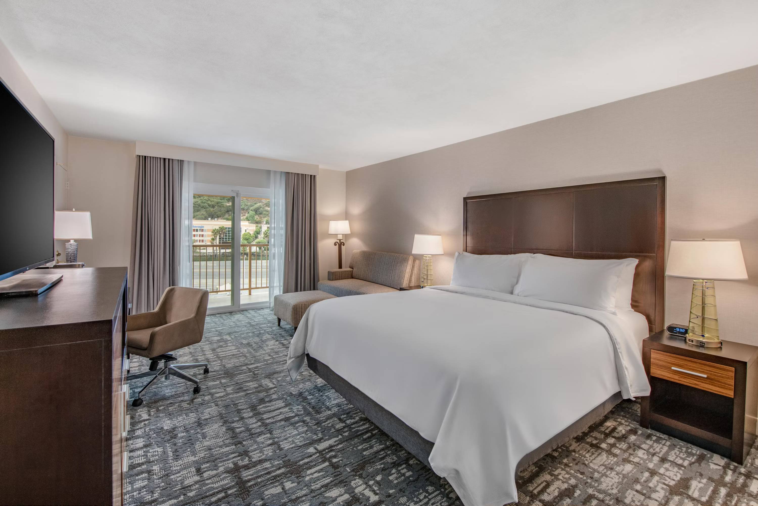 Crowne Plaza Hotel Mission Valley by IHG