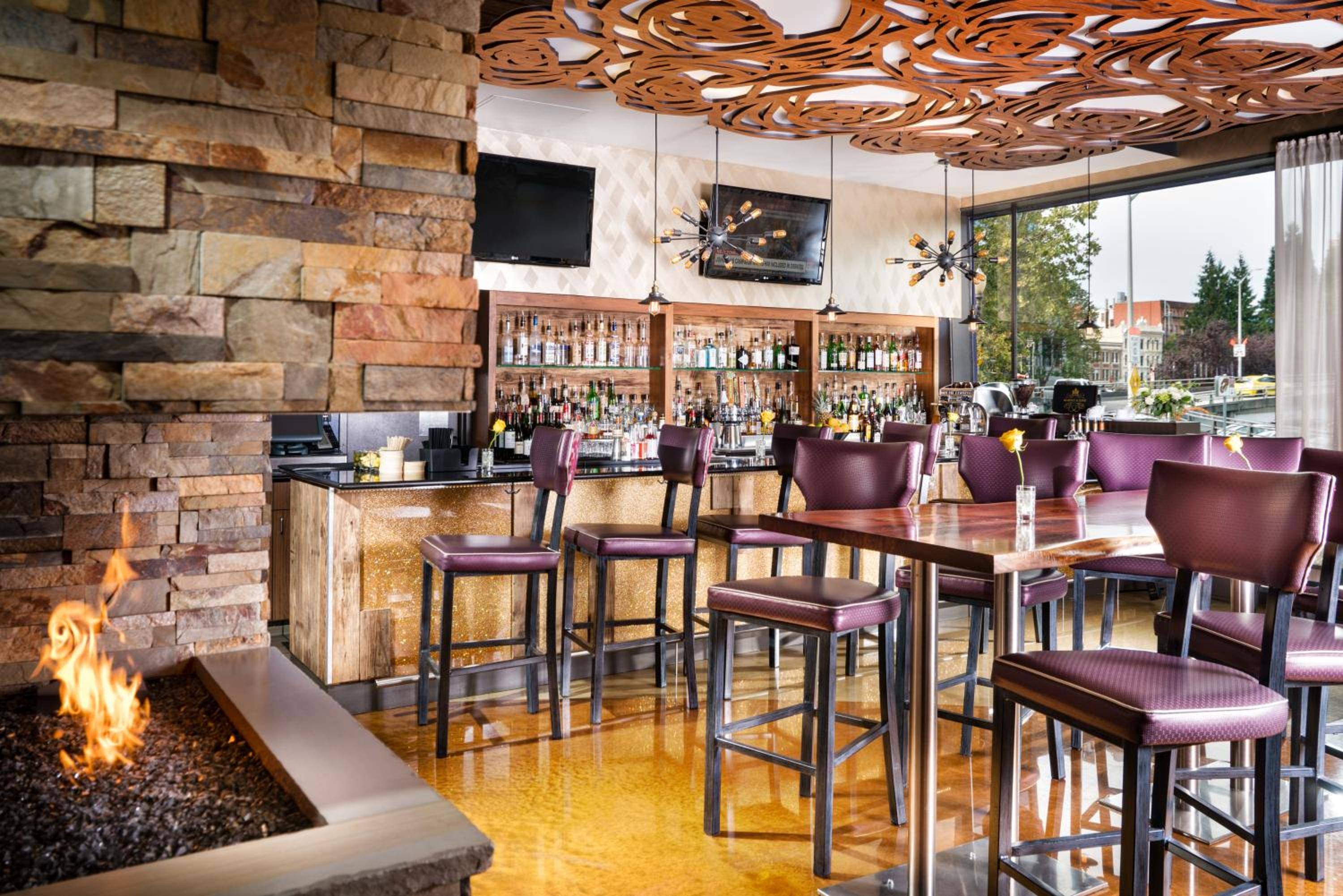 Staypineapple, Hotel Rose, Downtown Portland