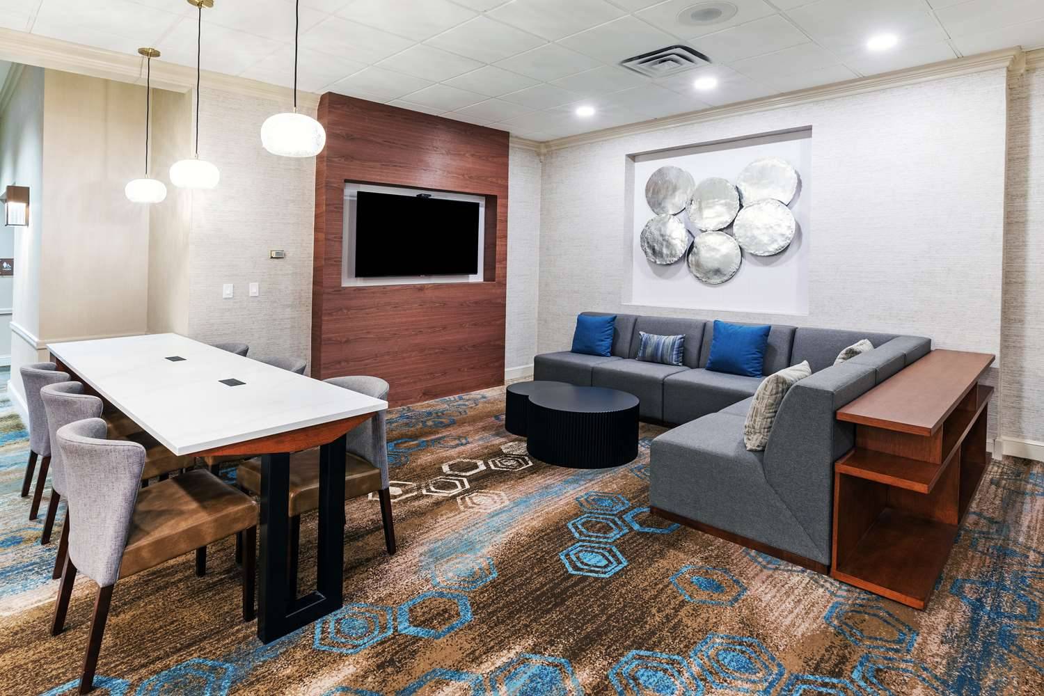 DoubleTree by Hilton Tulsa Downtown