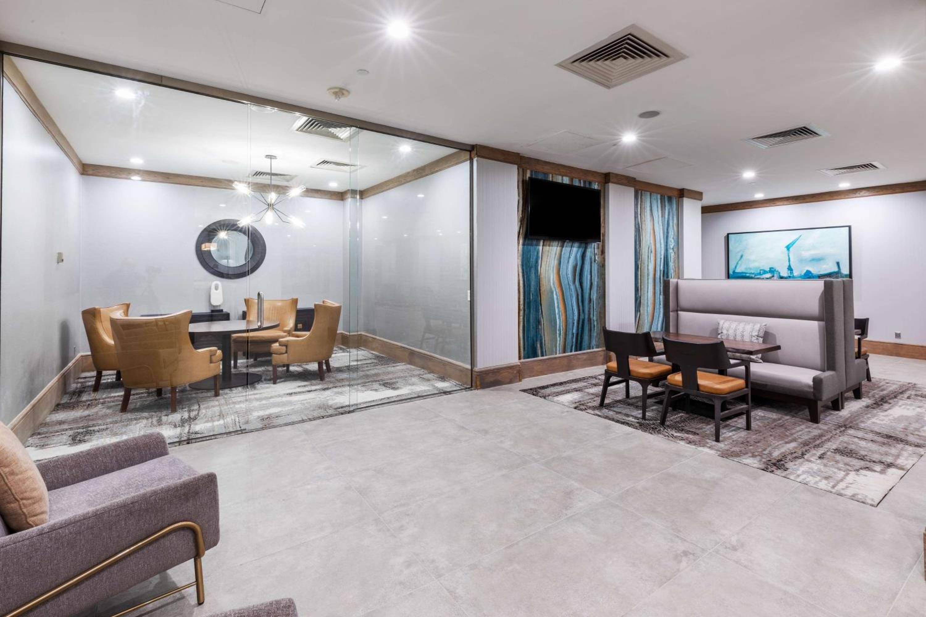 DoubleTree by Hilton Tulsa - Warren Place