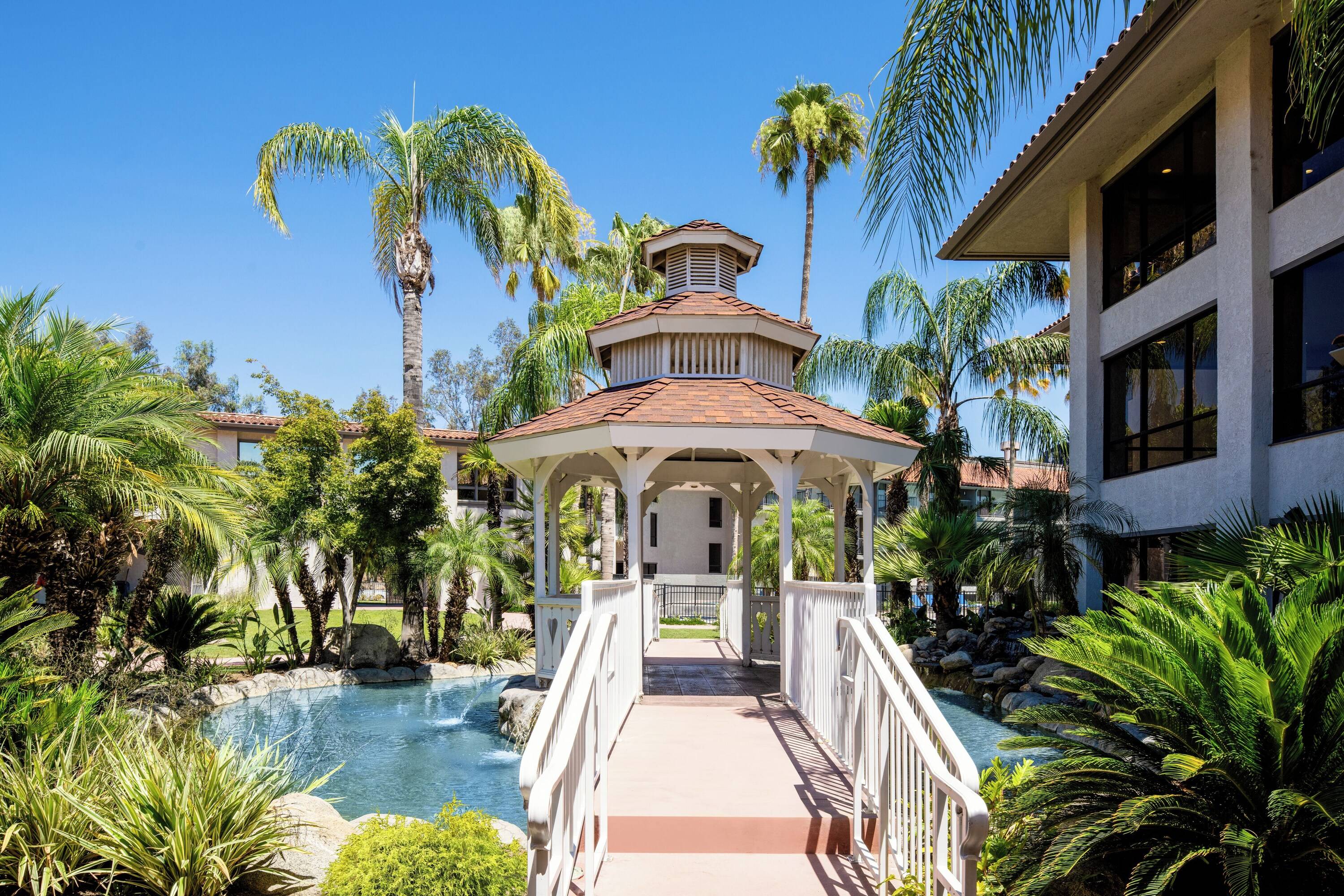 DoubleTree by Hilton Bakersfield