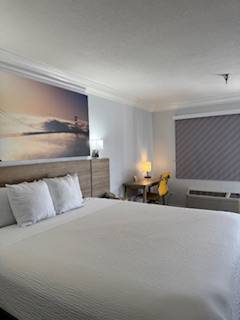 Days Inn by Wyndham Near City Of Hope