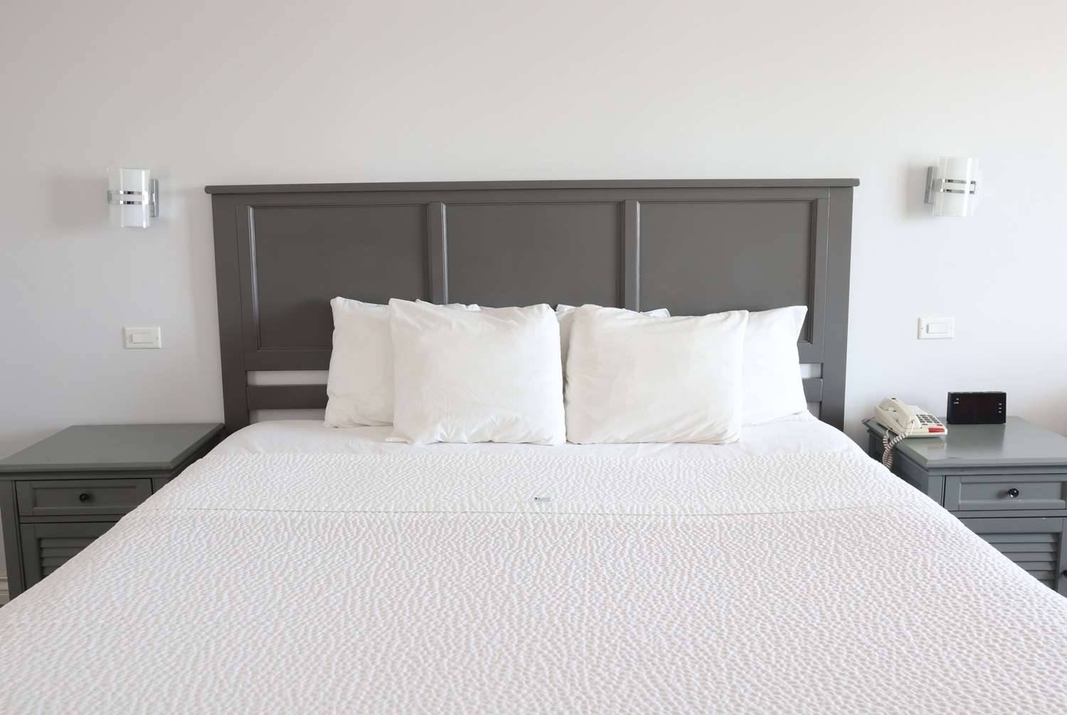 Days Inn by Wyndham Near City Of Hope