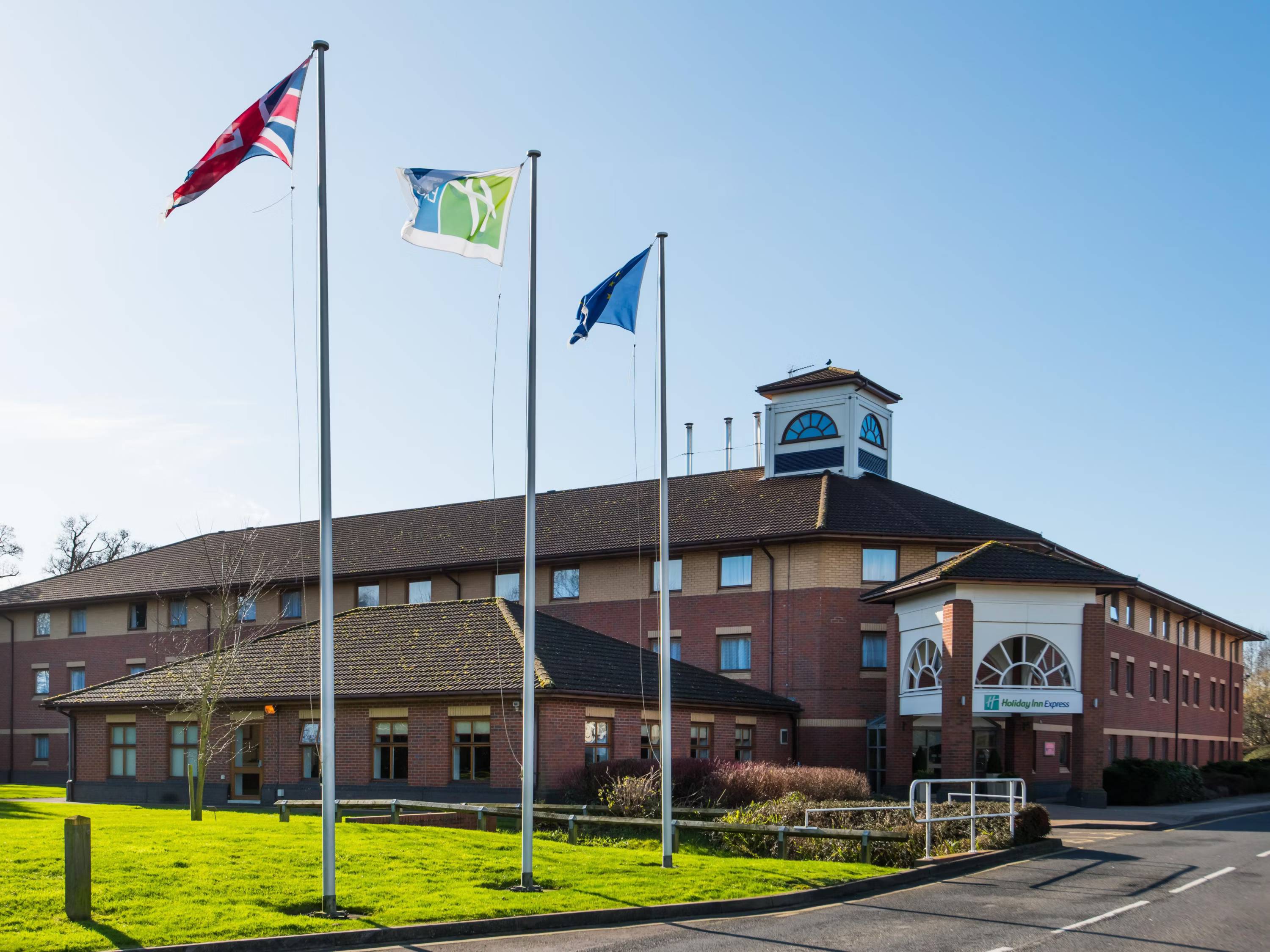 Holiday Inn Express Warwick - Stratford-upon-Avon by IHG