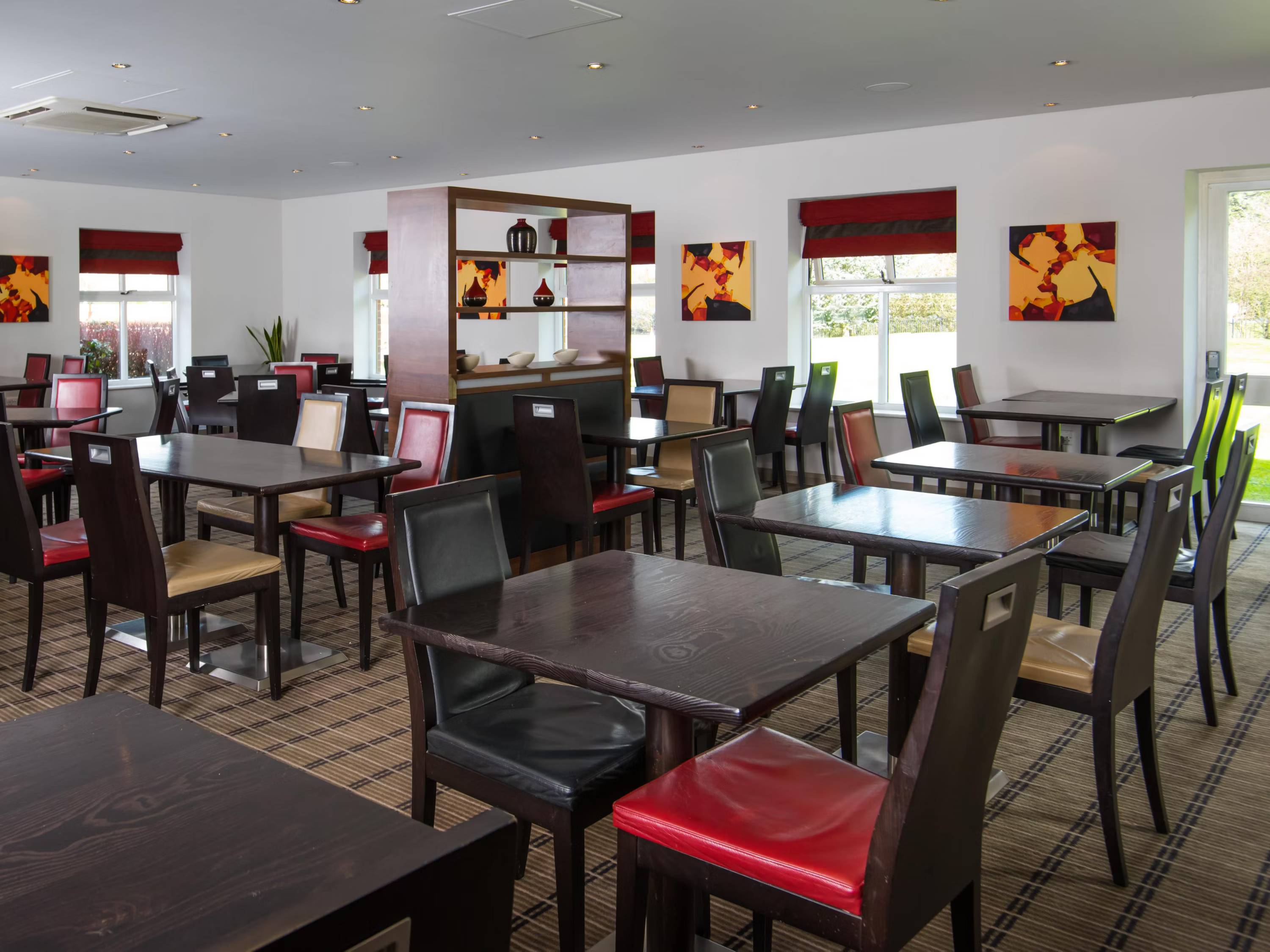 Holiday Inn Express Warwick - Stratford-upon-Avon by IHG