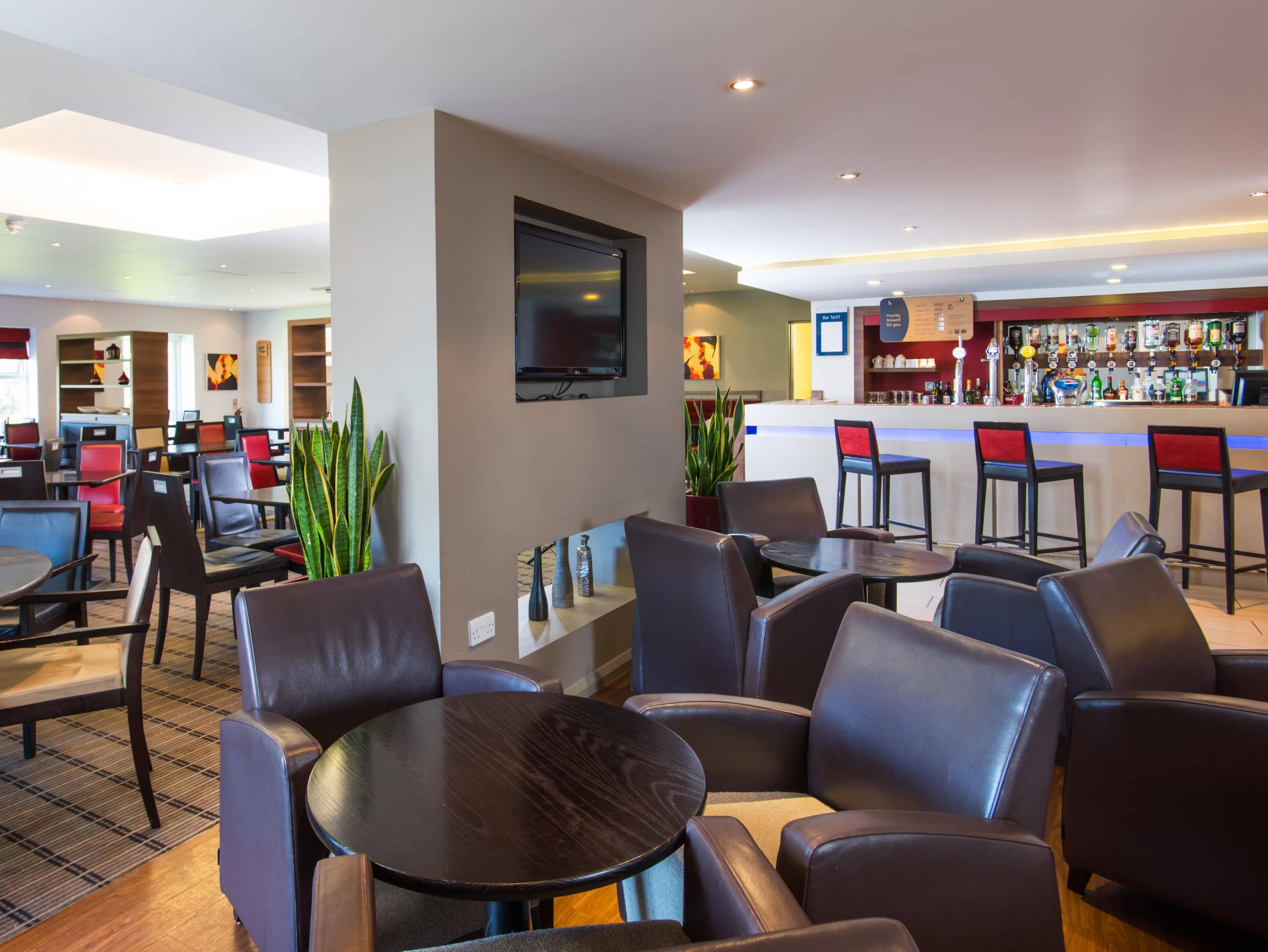 Holiday Inn Express Warwick - Stratford-upon-Avon by IHG